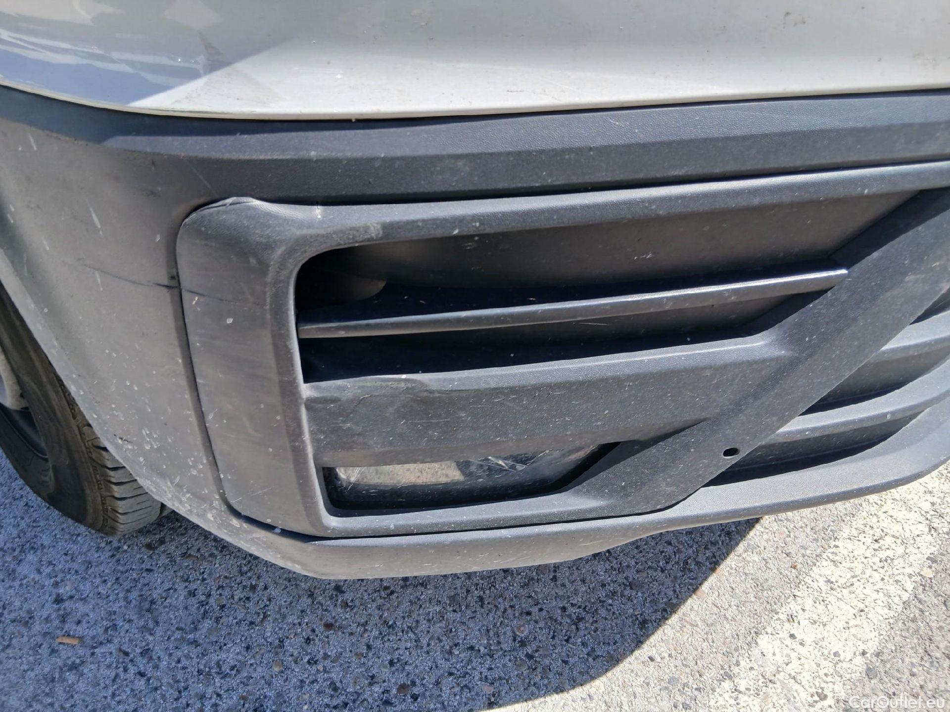  Volkswagen  Crafter  Furgón Furgón 35 BL TA FWD 2.0 TDI 140CV MT6 E6 #11