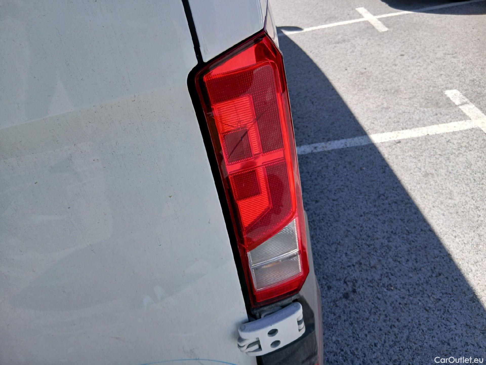  Volkswagen  Crafter  Furgón Furgón 35 BL TA FWD 2.0 TDI 140CV MT6 E6 #42