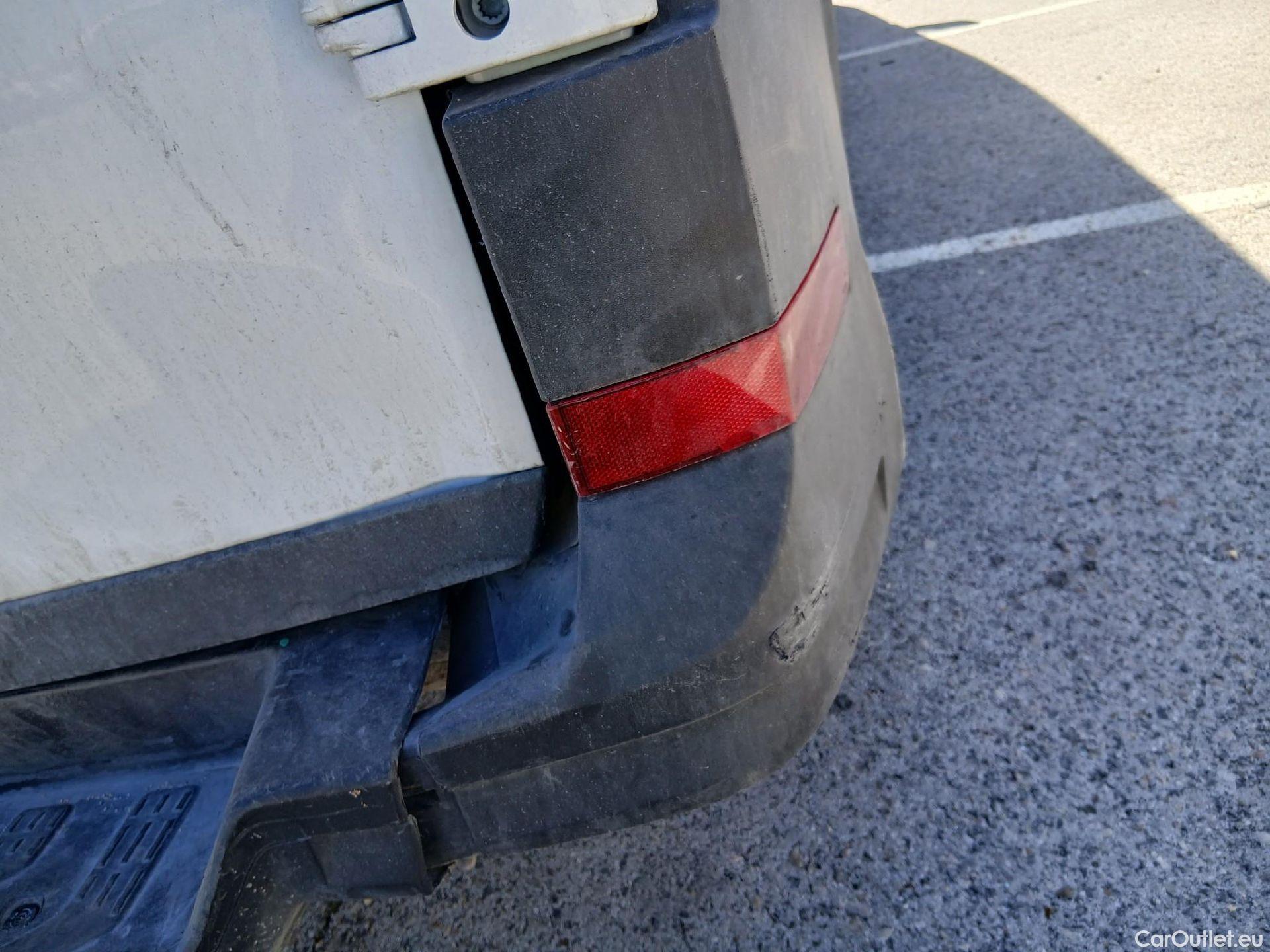  Volkswagen  Crafter  Furgón Furgón 35 BL TA FWD 2.0 TDI 140CV MT6 E6 #36