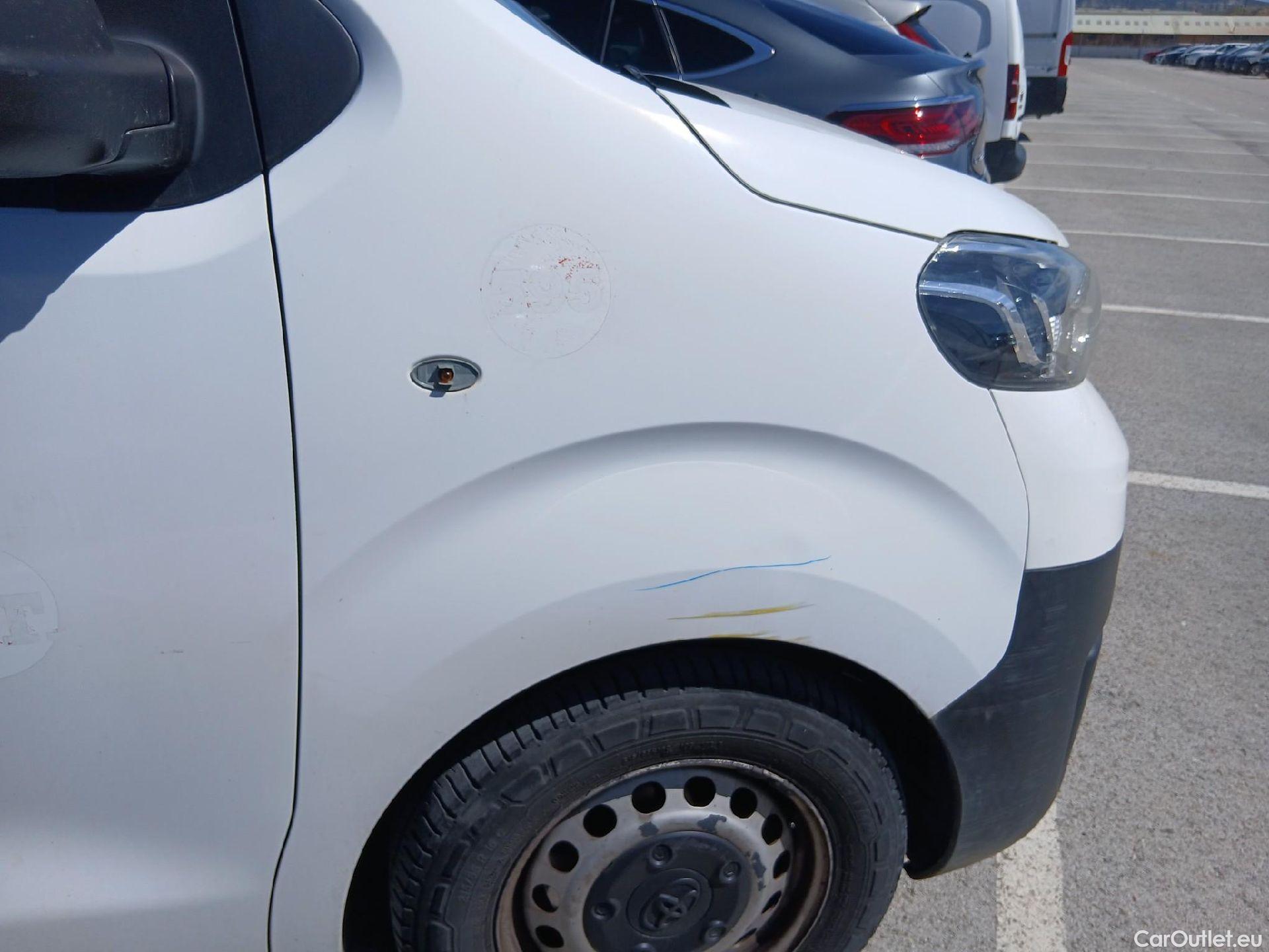  Toyota  Proace TOYOTA  / 2016 / 4P / furgón FU. MEDIO (L1) 2.0D 90kW COMFORT CARGA + #40