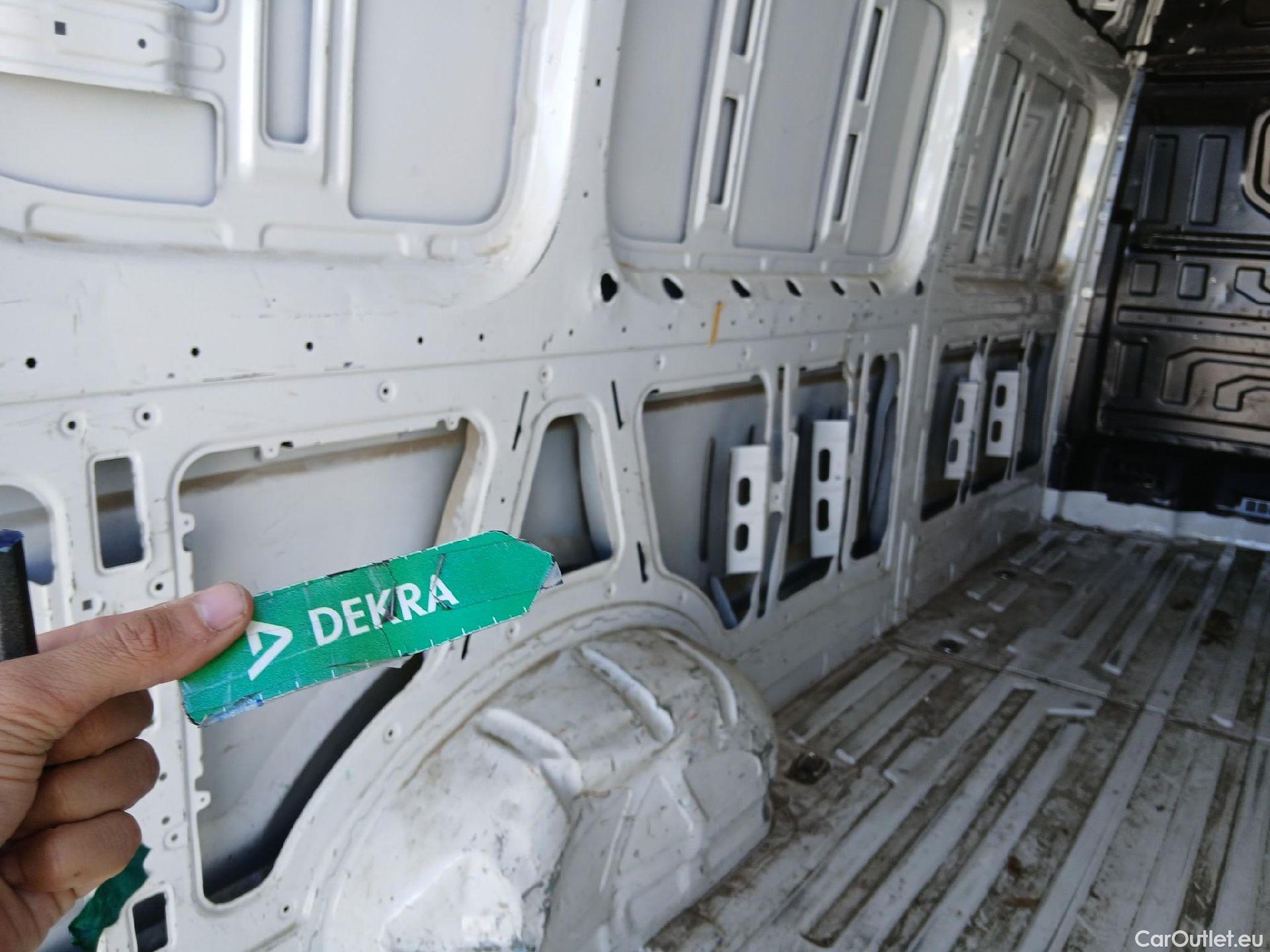  Volkswagen  Crafter  Furgón Furgón 35 BL TA FWD 2.0 TDI 140CV MT6 E6 #49