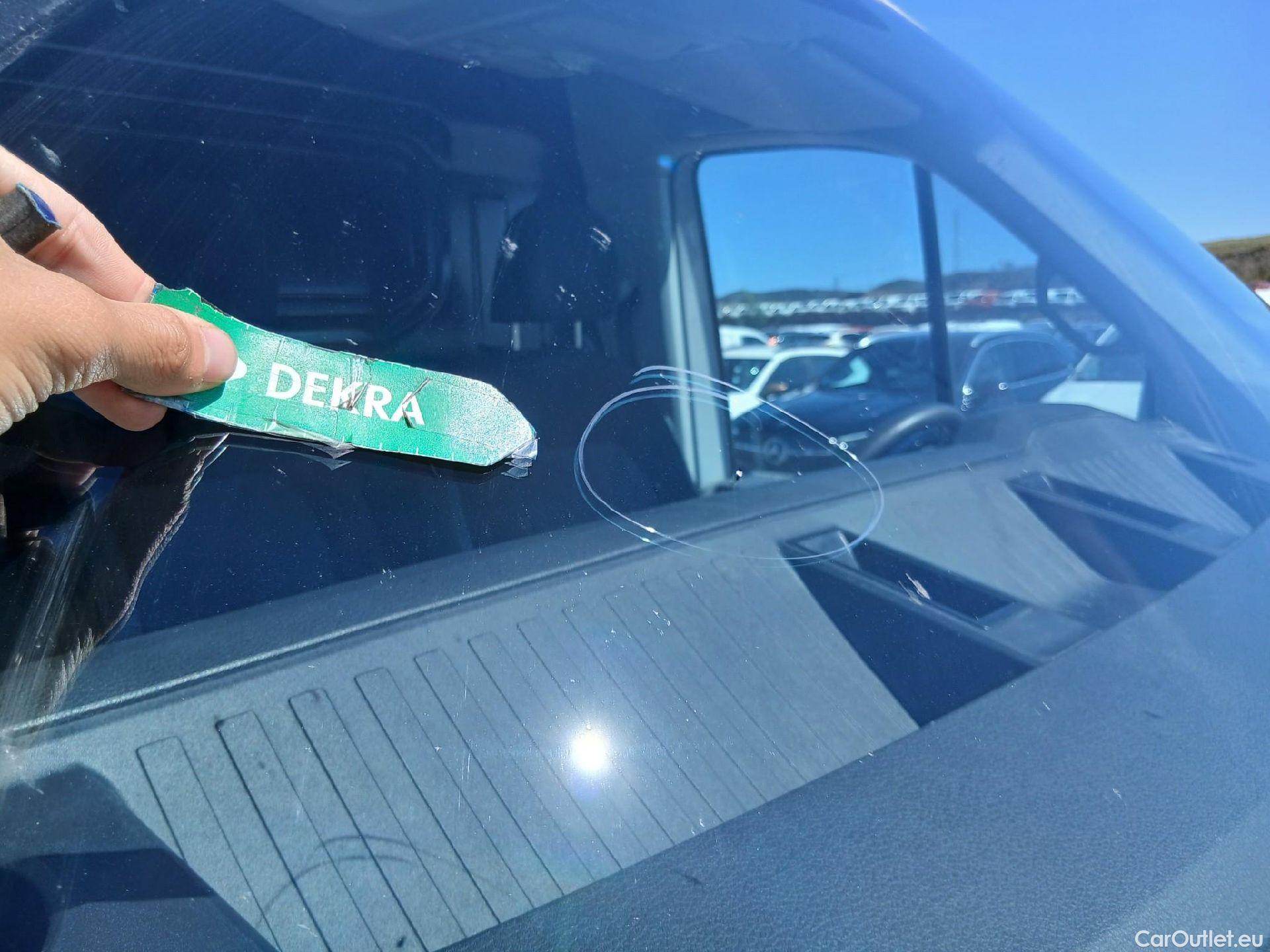  Volkswagen  Crafter  Furgón Furgón 35 BL TA FWD 2.0 TDI 140CV MT6 E6 #3