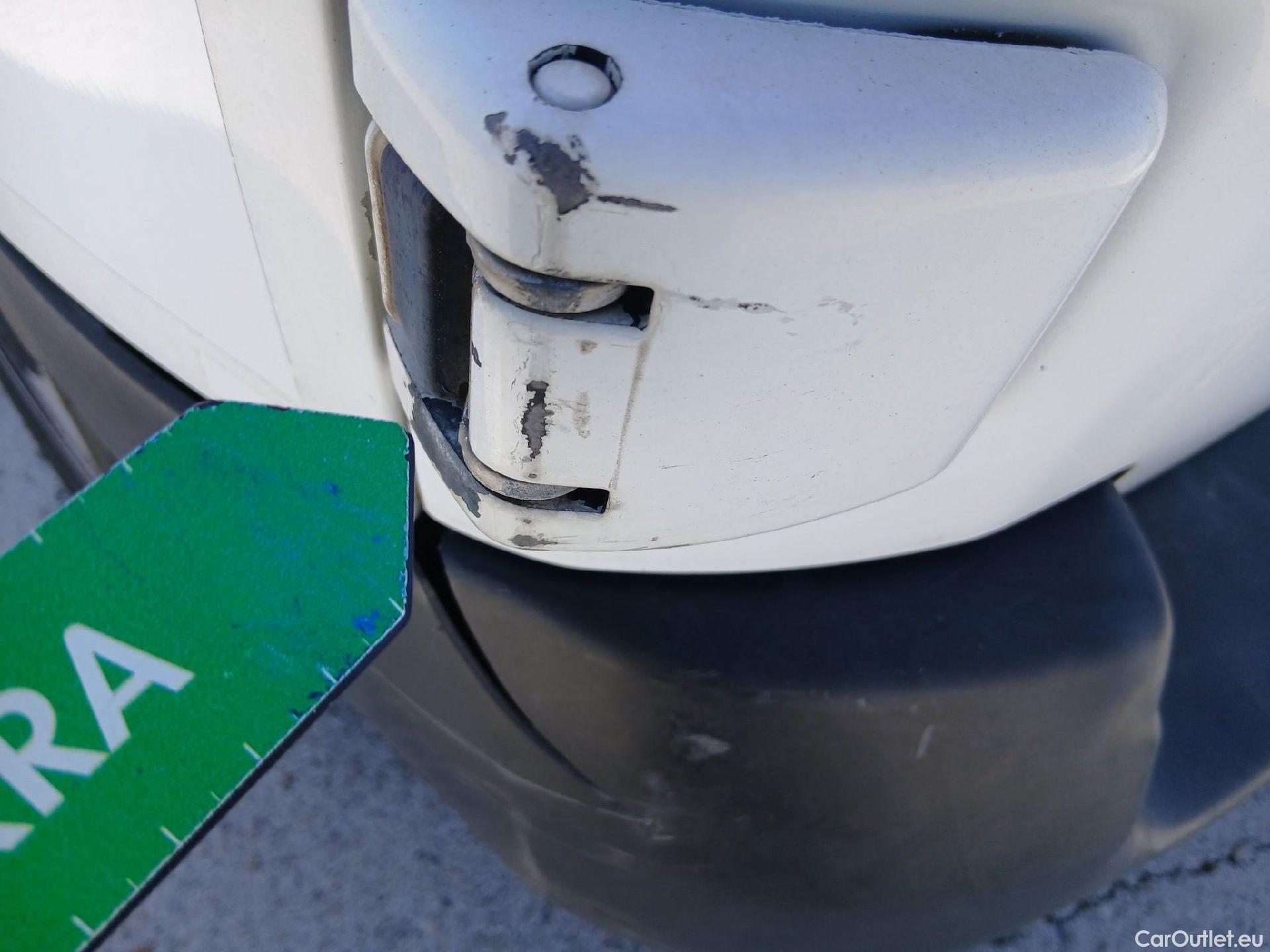  Toyota  Proace TOYOTA  / 2016 / 4P / furgón FU. MEDIO (L1) 2.0D 90kW COMFORT CARGA + #18