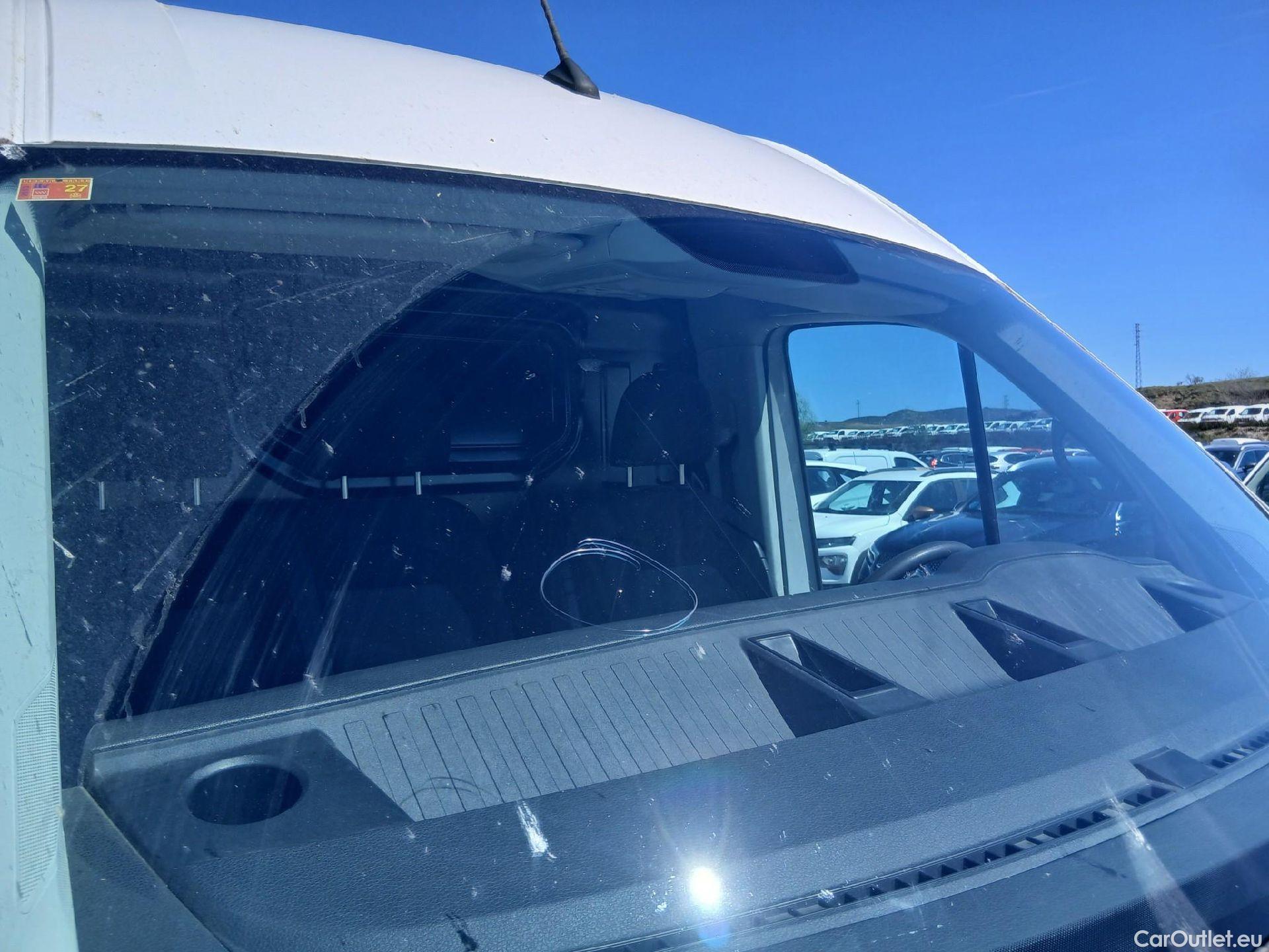  Volkswagen  Crafter  Furgón Furgón 35 BL TA FWD 2.0 TDI 140CV MT6 E6 #4