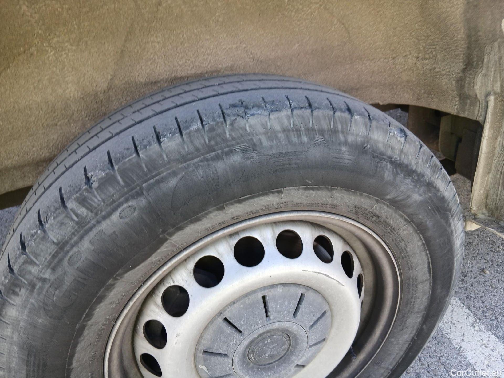  Volkswagen  Crafter  Furgón Furgón 35 BL TA FWD 2.0 TDI 140CV MT6 E6 #53