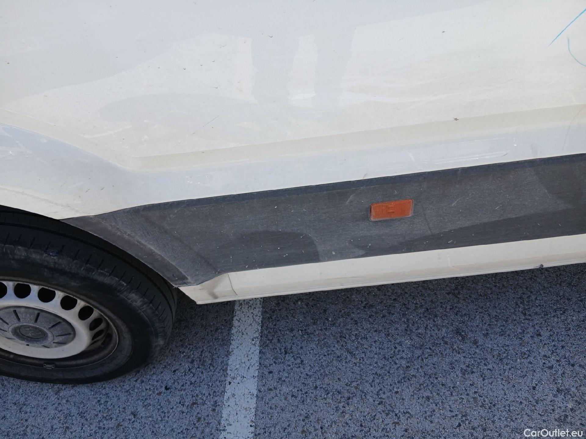  Volkswagen  Crafter  Furgón Furgón 35 BL TA FWD 2.0 TDI 140CV MT6 E6 #58