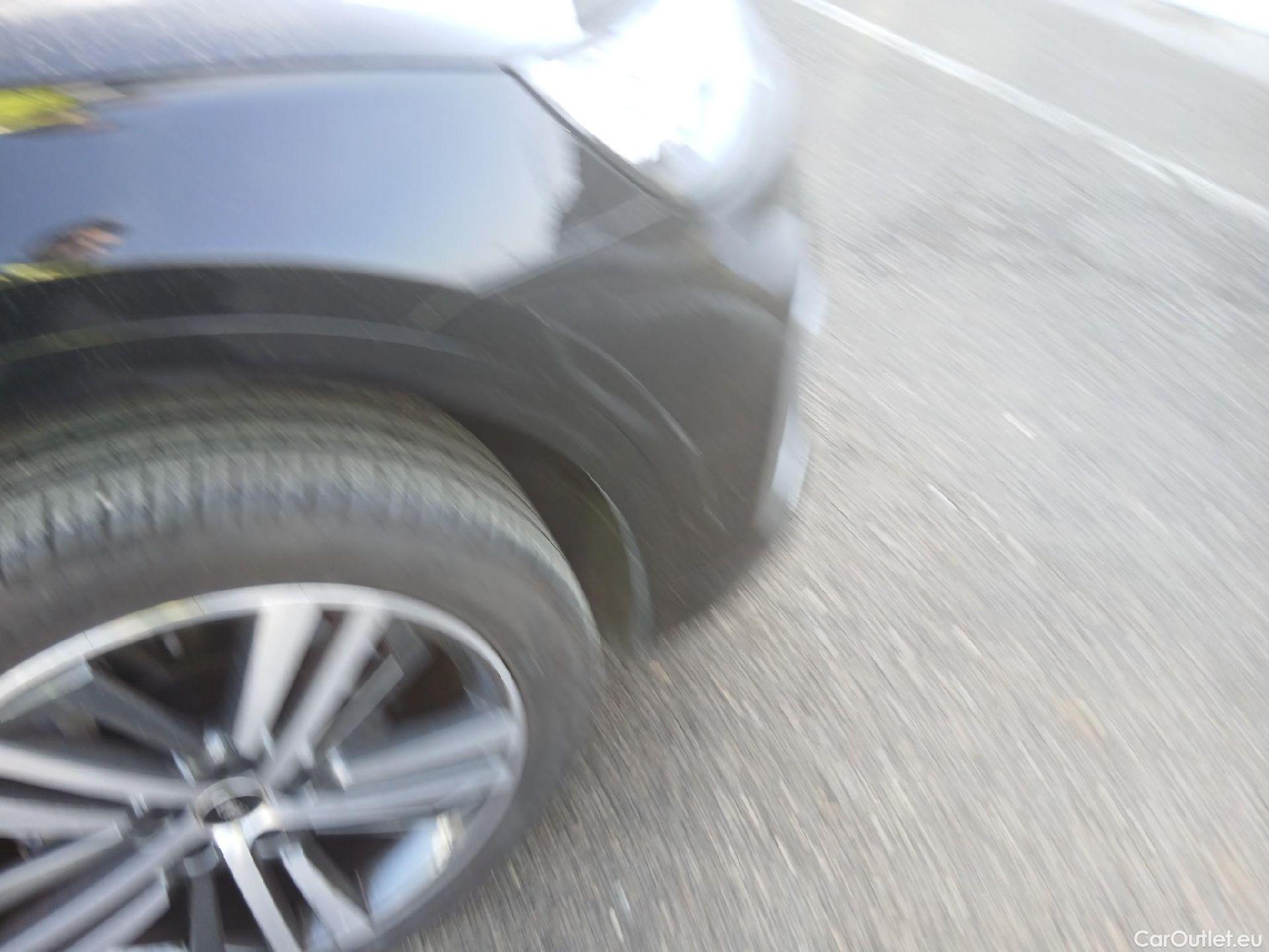  Audi  Q5 AUDI  / 2020 / 5P / todoterreno S line 40 TDI 150kW quattro-ultra #19