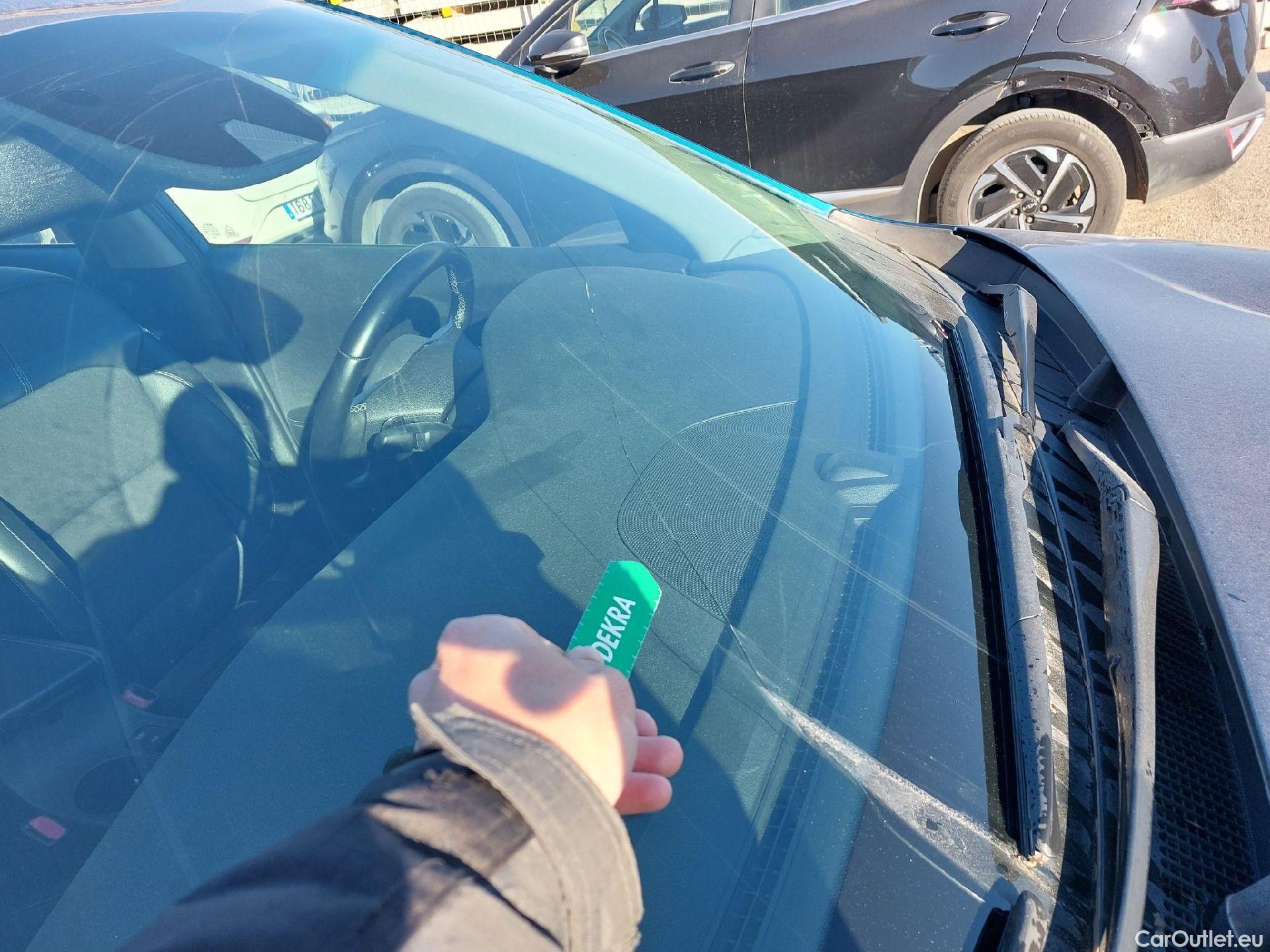  KIA  Niro KIA  / 2019 / 5P / crossover 1.6 GDi HEV 104kW (141CV) Drive #16