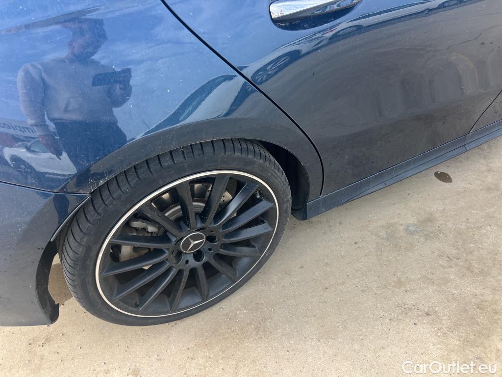  Mercedes  A-Klasse MERCEDES-BENZ Clase A / 2018 / 5P / berlina con portón Mercedes-AMG A 35 4MATIC+ #19