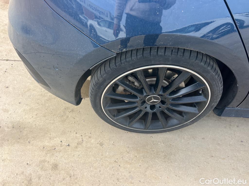  Mercedes  A-Klasse MERCEDES-BENZ Clase A / 2018 / 5P / berlina con portón Mercedes-AMG A 35 4MATIC+ #7
