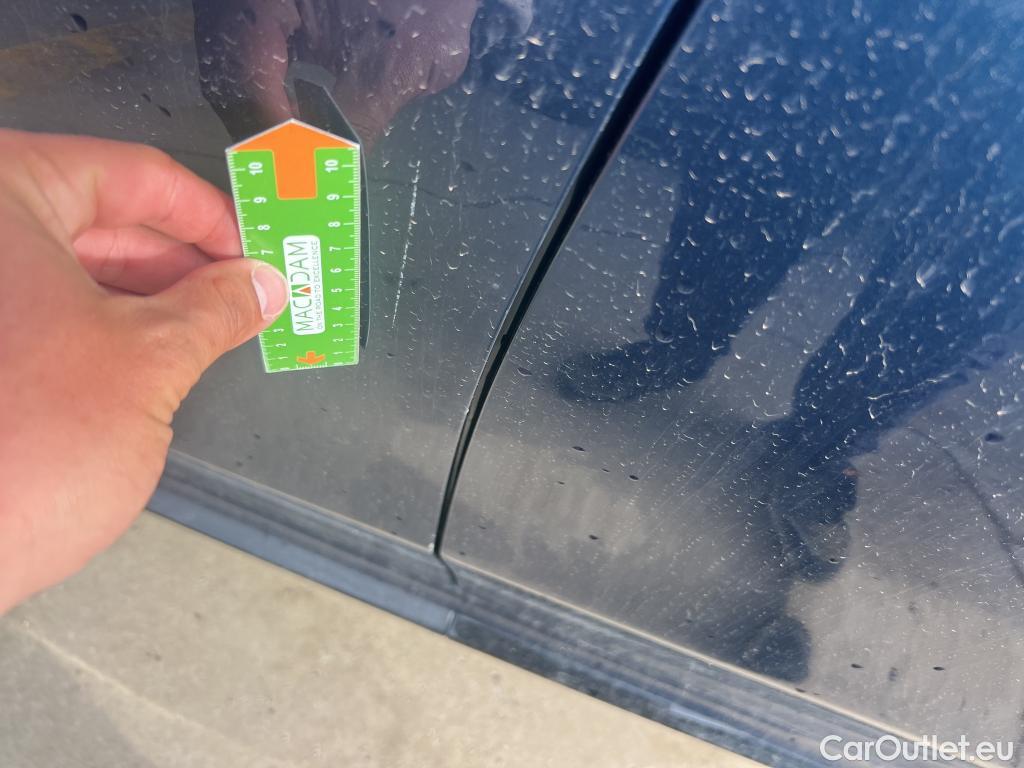  Mercedes  A-Klasse MERCEDES-BENZ Clase A / 2018 / 5P / berlina con portón Mercedes-AMG A 35 4MATIC+ #18