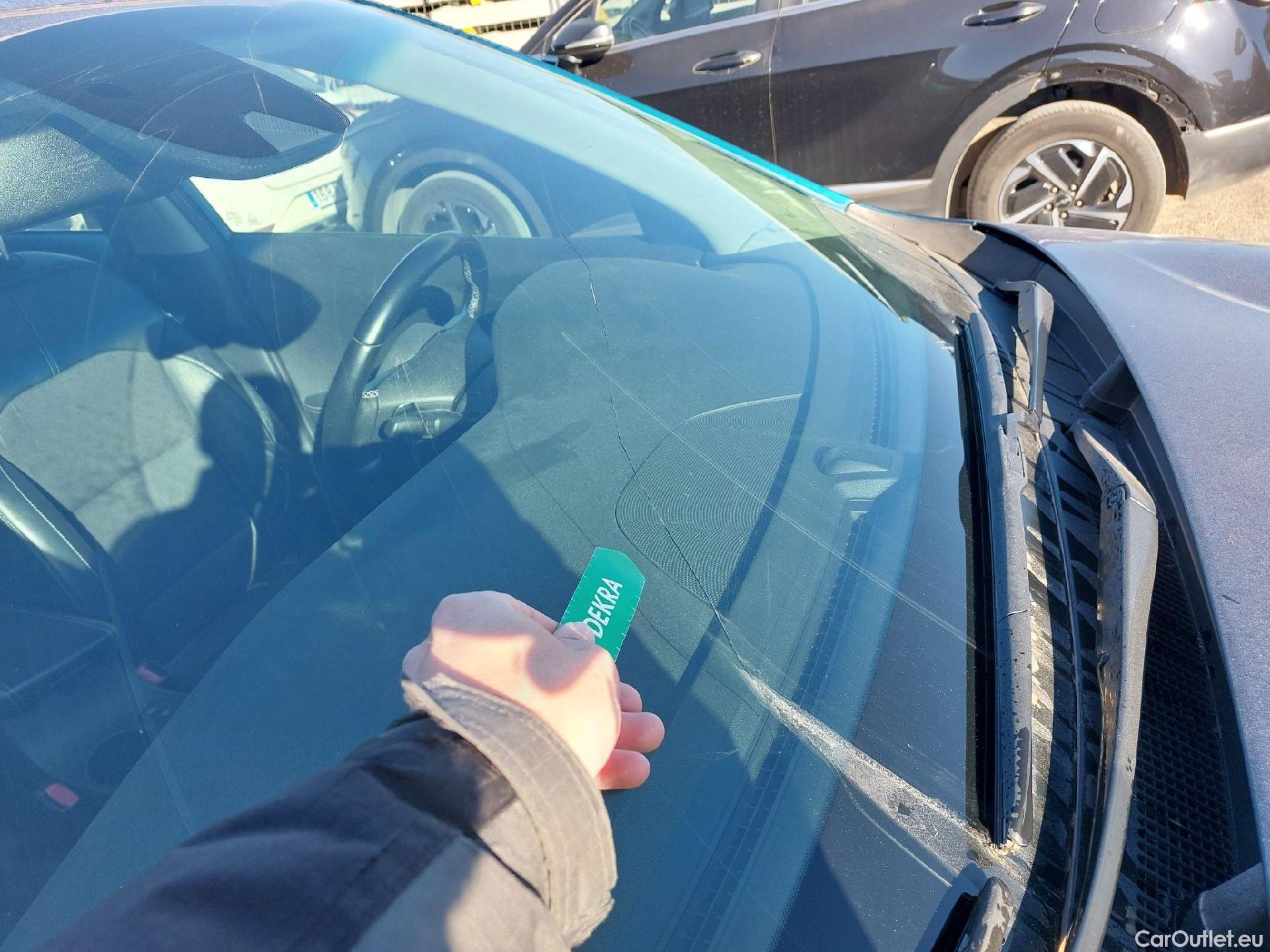  KIA  Niro KIA  / 2019 / 5P / crossover 1.6 GDi HEV 104kW (141CV) Drive #17