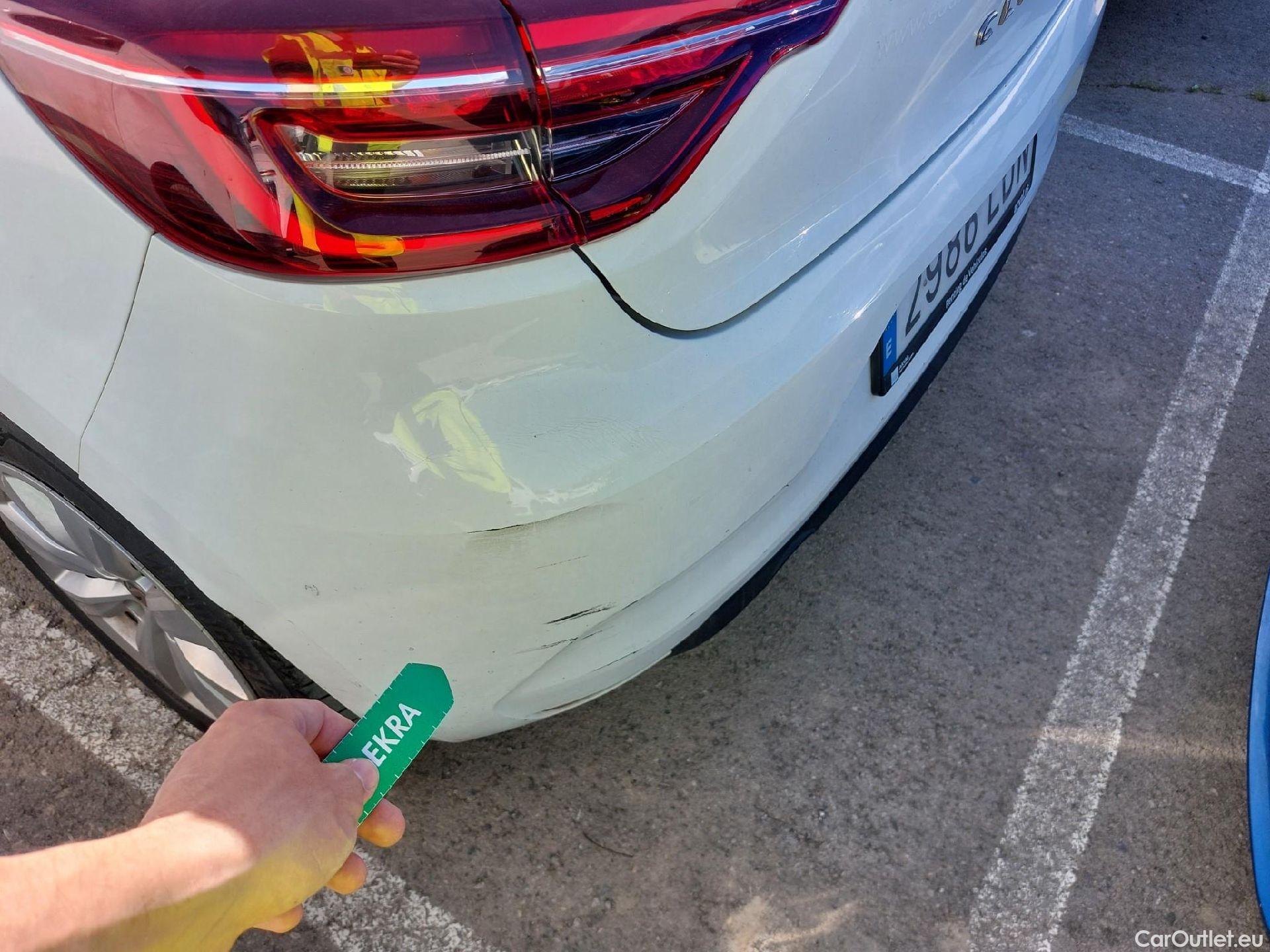  Renault  Clio RENAULT  / 2019 / 5P / berlina con portón Business Blue dCi 63 kW (85CV) #18