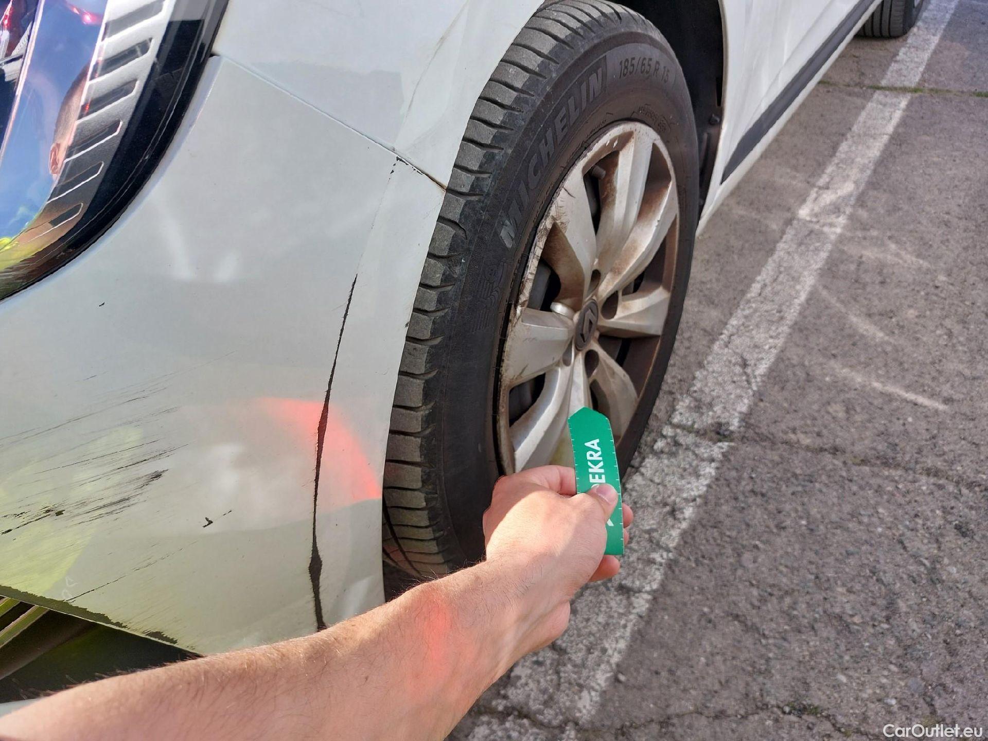  Renault  Clio RENAULT  / 2019 / 5P / berlina con portón Business Blue dCi 63 kW (85CV) #5