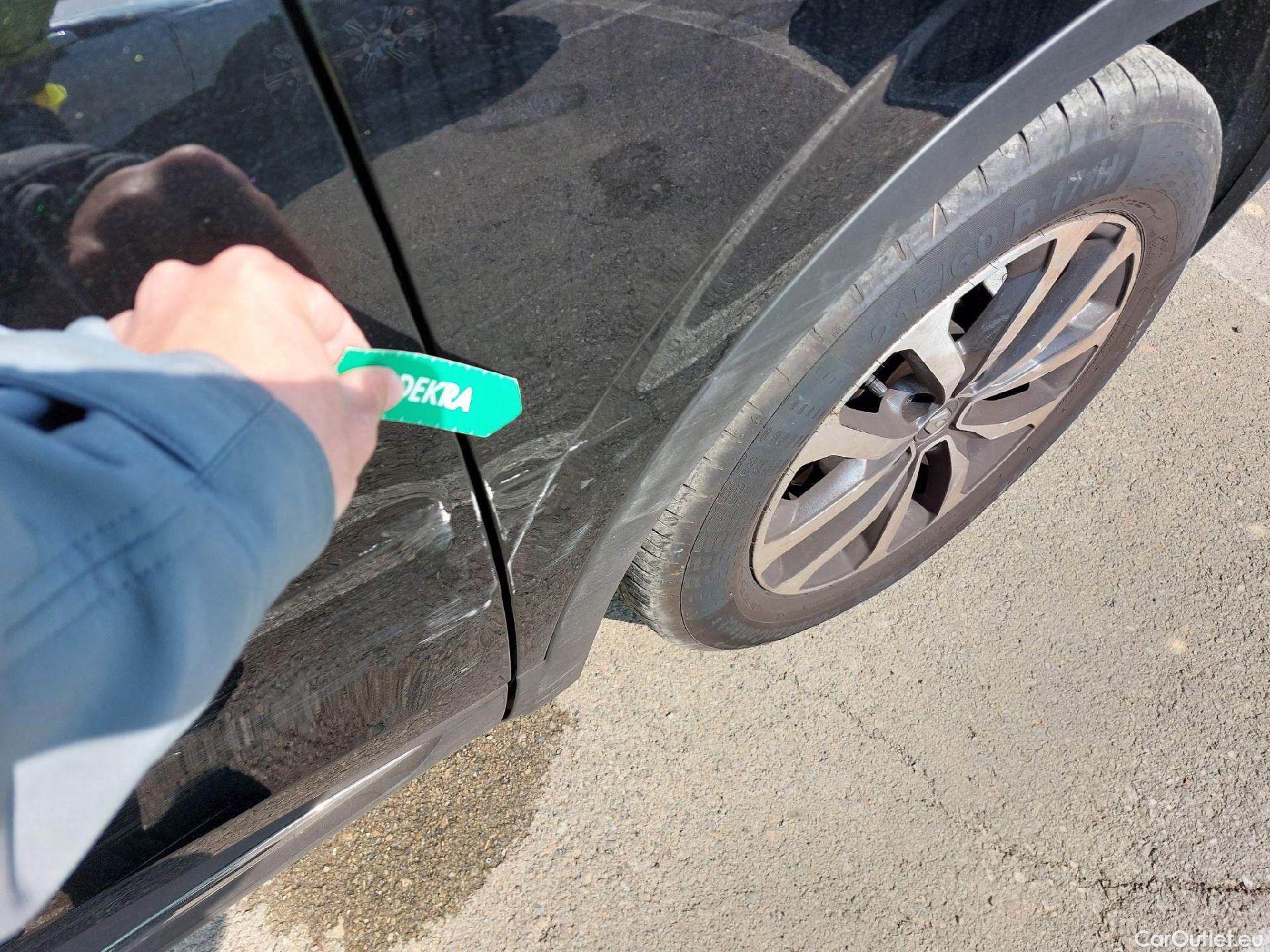  Renault  Kadjar RENAULT  / 2019 / 5P / crossover Zen GPF TCe 103kW (140CV) EDC (AC) #17