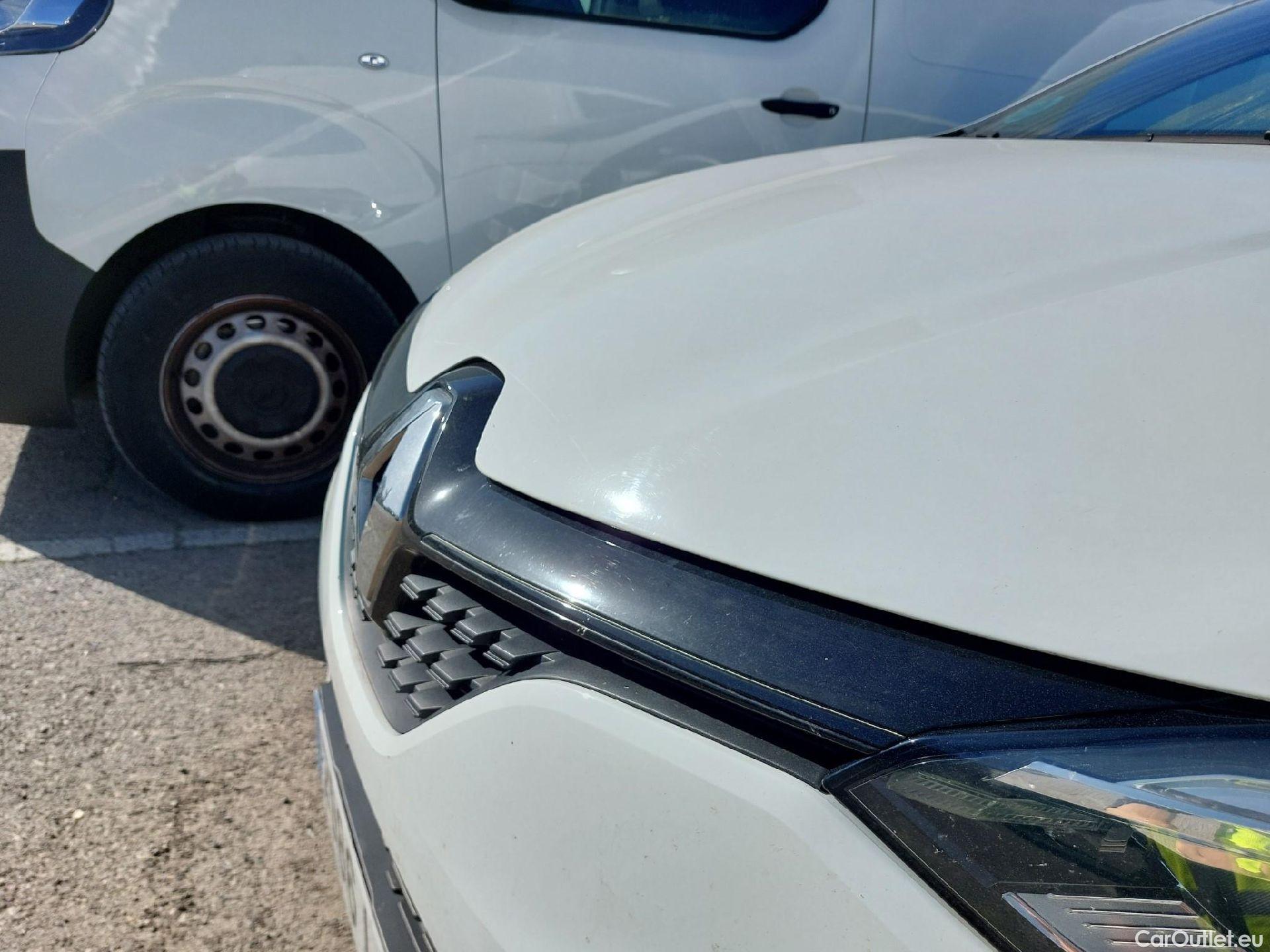  Renault  Clio RENAULT  / 2019 / 5P / berlina con portón Business Blue dCi 63 kW (85CV) #9