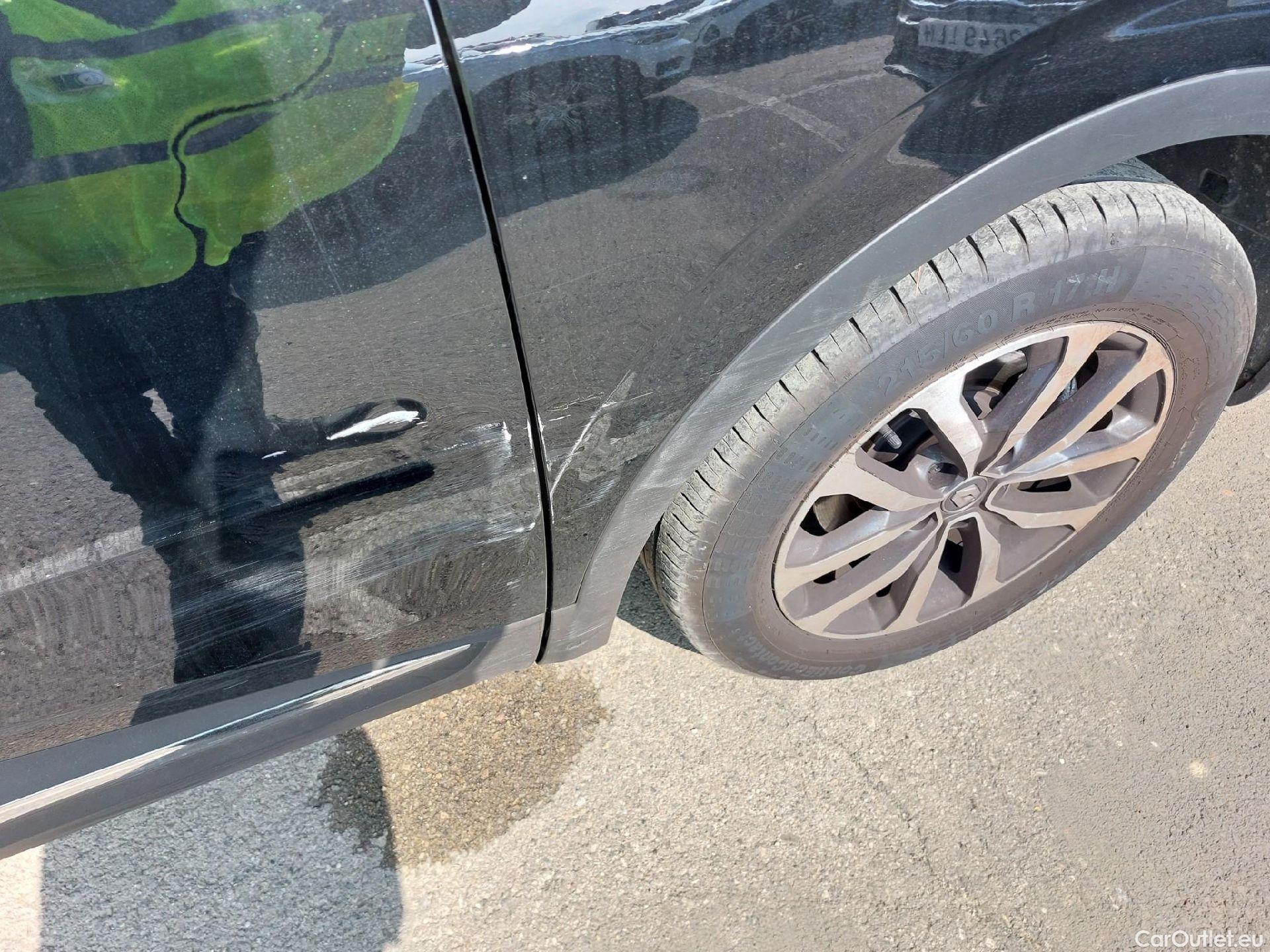  Renault  Kadjar RENAULT  / 2019 / 5P / crossover Zen GPF TCe 103kW (140CV) EDC (AC) #18