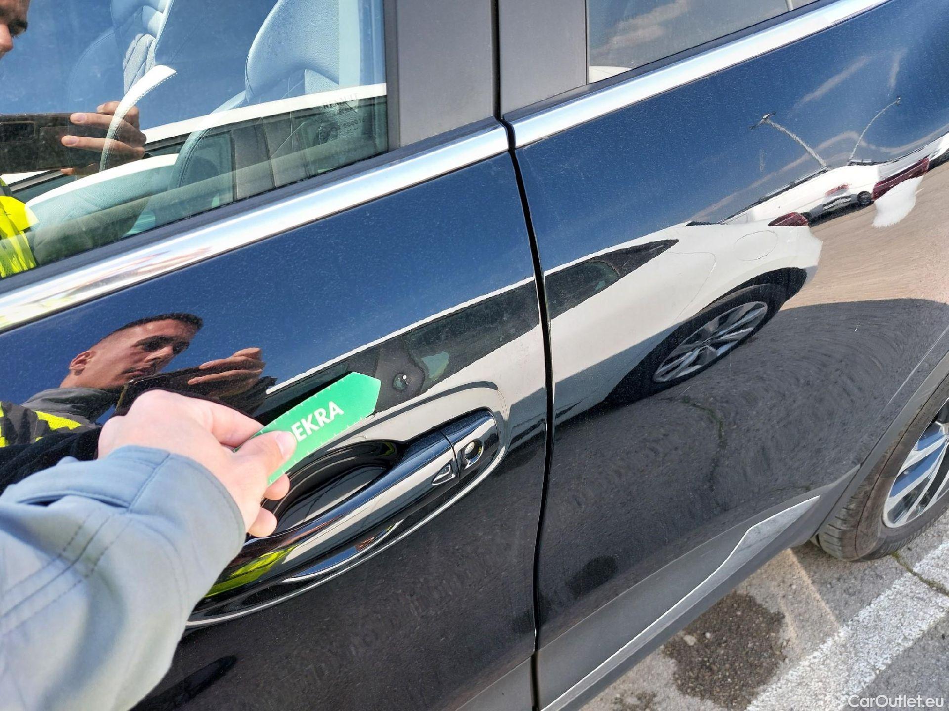  Renault  Kadjar RENAULT  / 2019 / 5P / crossover Zen GPF TCe 103kW (140CV) EDC (AC) #8