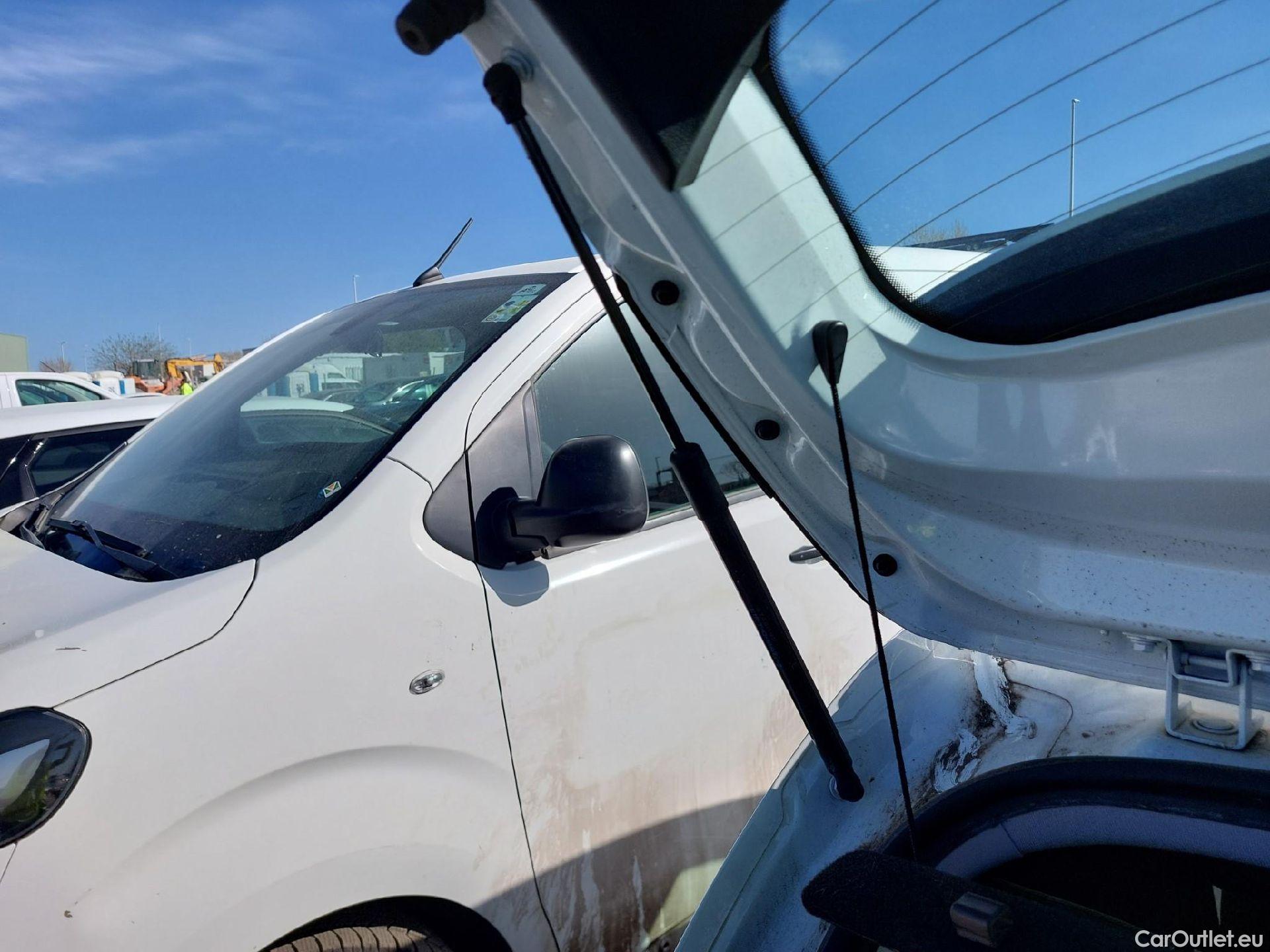  Renault  Clio RENAULT  / 2019 / 5P / berlina con portón Business Blue dCi 63 kW (85CV) #34