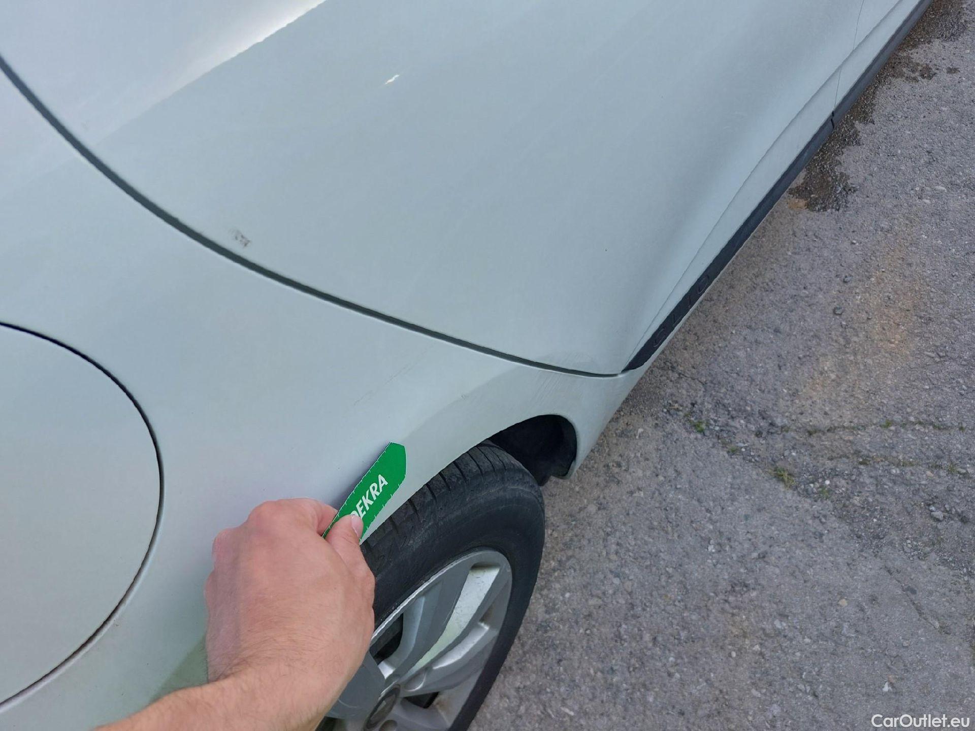  Renault  Clio RENAULT  / 2019 / 5P / berlina con portón Business Blue dCi 63 kW (85CV) #21