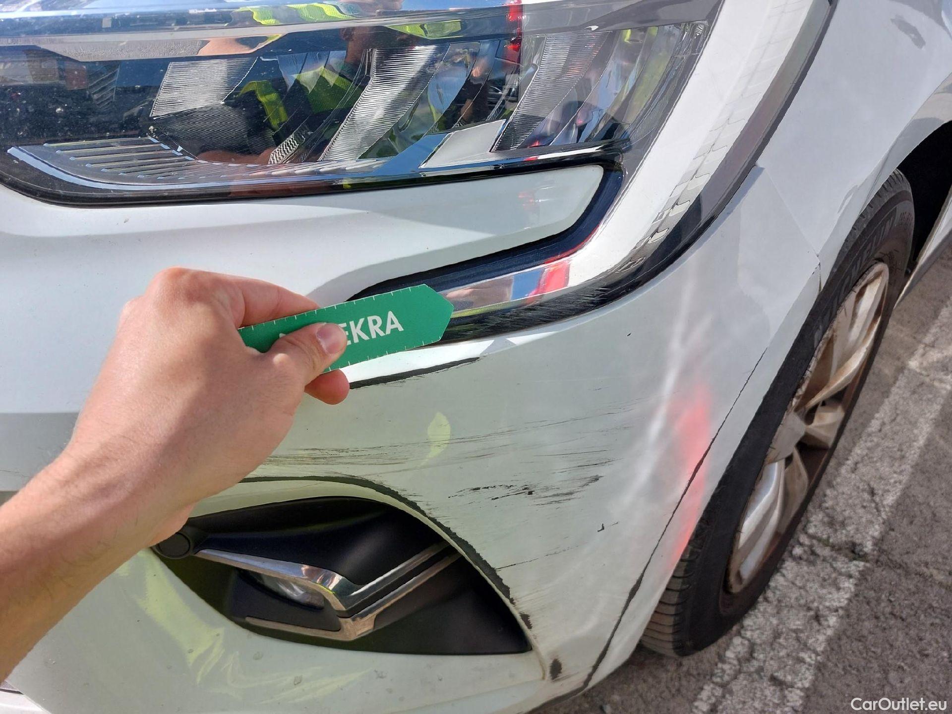  Renault  Clio RENAULT  / 2019 / 5P / berlina con portón Business Blue dCi 63 kW (85CV) #4