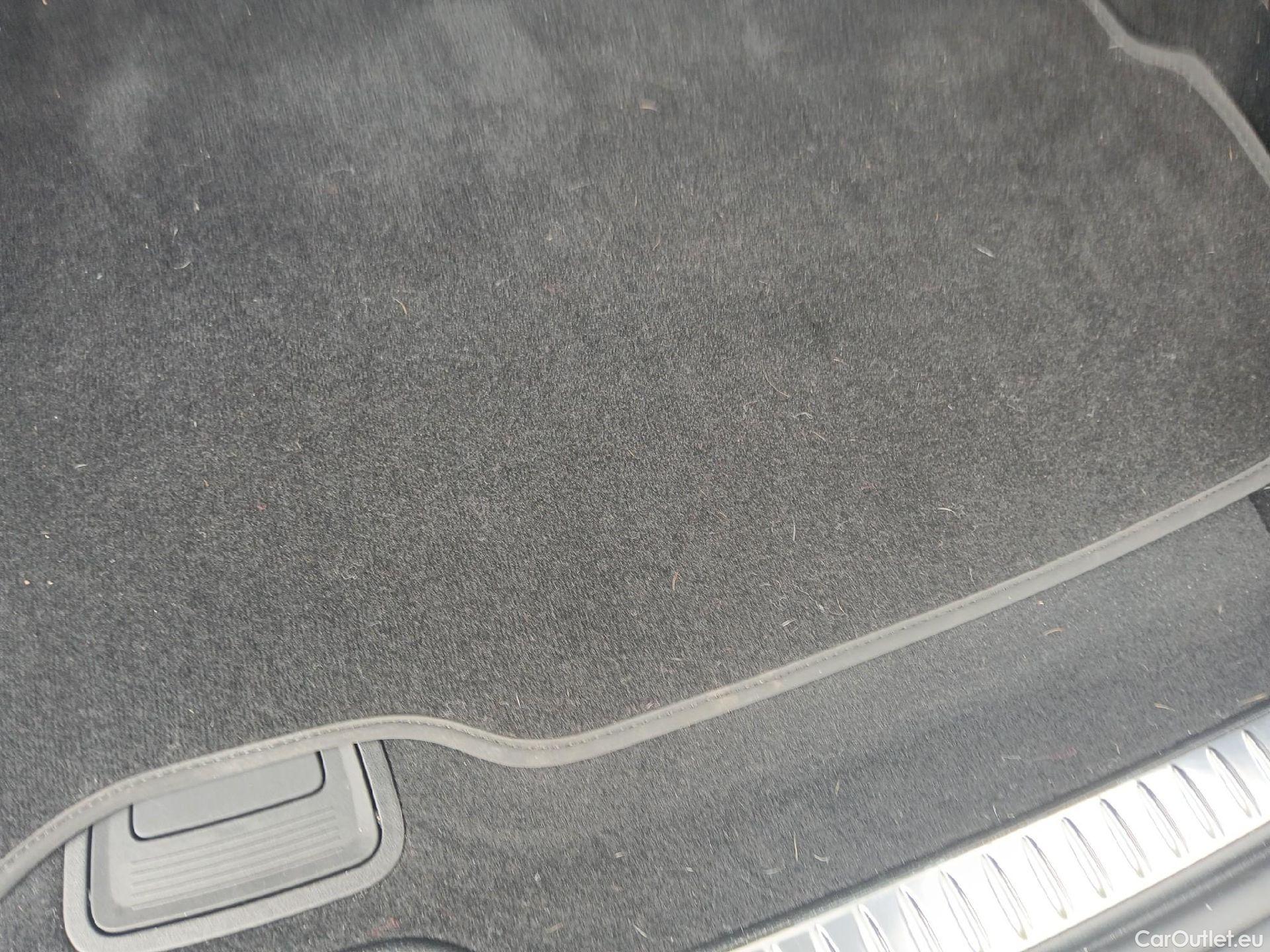  Mercedes  GLC MERCEDES-BENZ  / 2022 / 5P / todoterreno  200 4MATIC #31