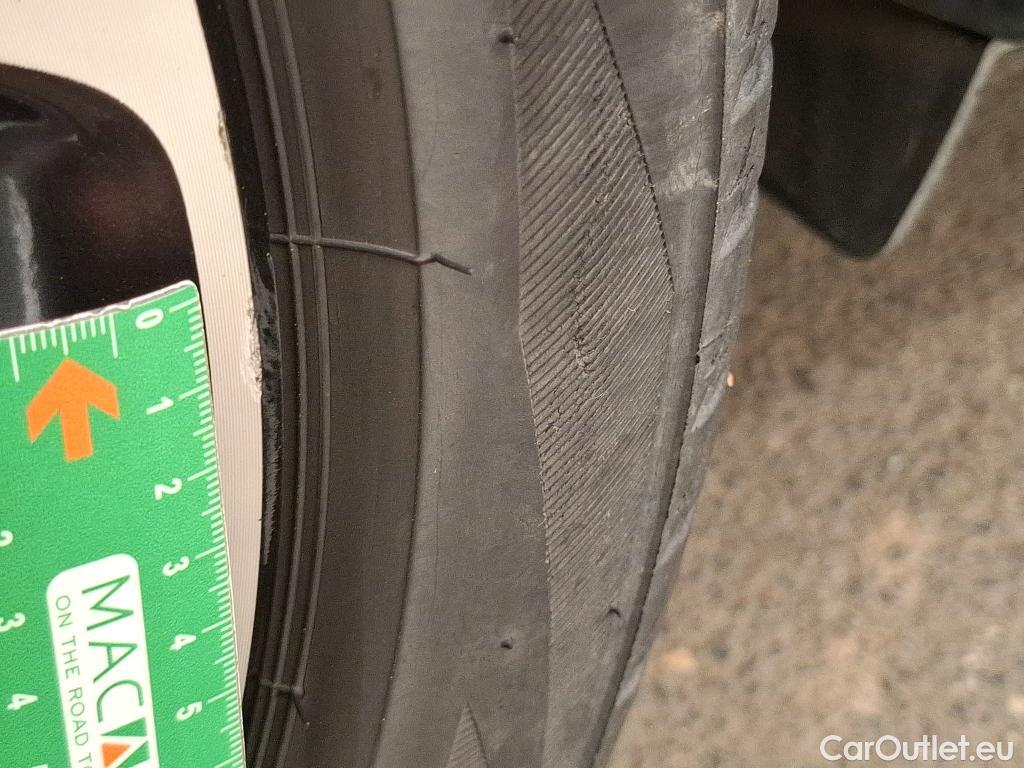  Hyundai  Konna HYUNDAI Kona / 2020 / 5P / SUV 1.6 HYBRID 141 EXECUTIVE HEV #24