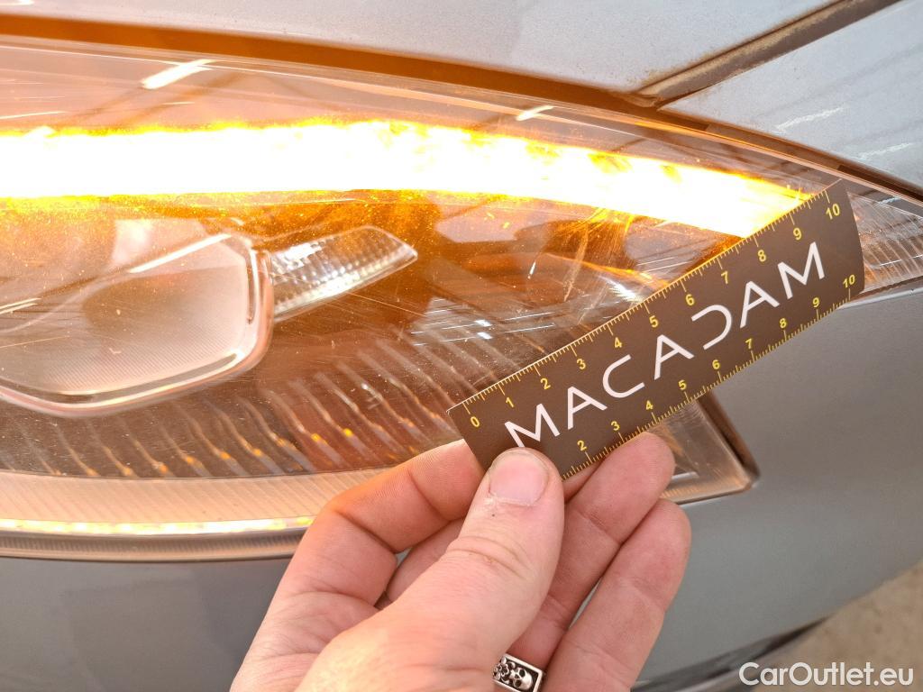  KIA  XCeed KIA  / 2019 / 5P / Crossover 1.6 GDI ISG ISG PHEV PREMIUM DCT6 #47