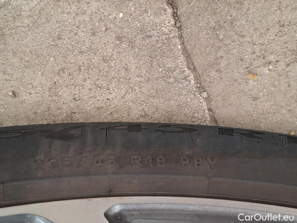  KIA  XCeed KIA  / 2019 / 5P / Crossover 1.6 GDI ISG ISG PHEV PREMIUM DCT6 #13