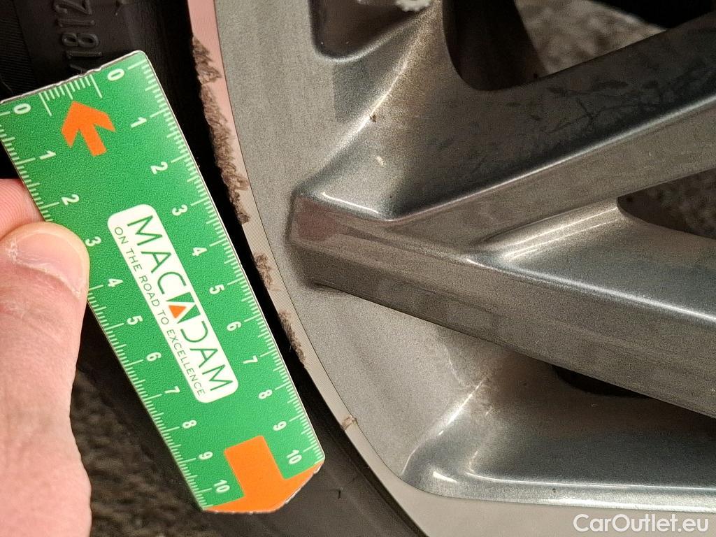  Hyundai  Konna HYUNDAI Kona / 2020 / 5P / SUV 1.6 HYBRID 141 EXECUTIVE HEV #27