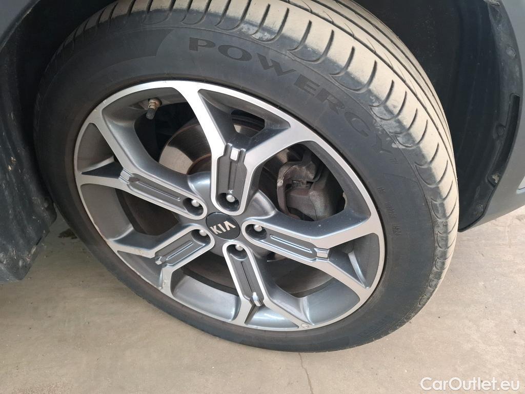  KIA  XCeed KIA  / 2019 / 5P / Crossover 1.6 GDI ISG ISG PHEV PREMIUM DCT6 #27