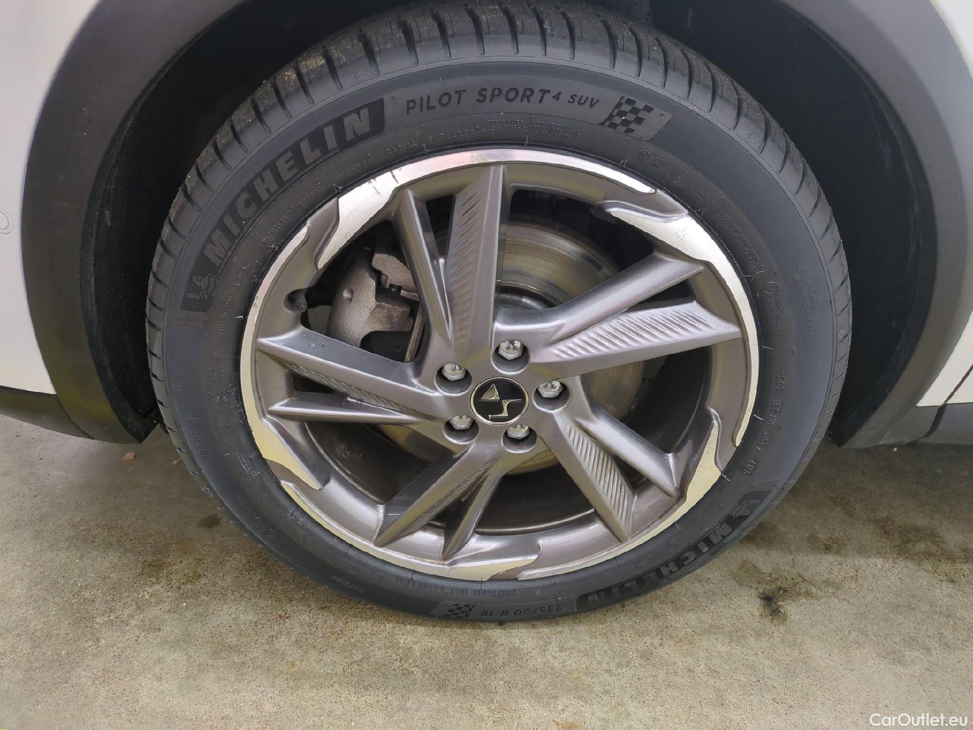  DS  DS7 DS DS 7 Crossback / 2017 / 5P / SUV E-TENSE 225 RIVOLI #1