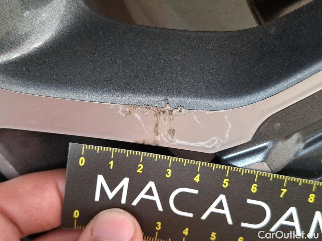  KIA  XCeed KIA  / 2019 / 5P / Crossover 1.6 GDI ISG ISG PHEV PREMIUM DCT6 #30