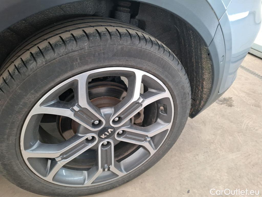  KIA  XCeed KIA  / 2019 / 5P / Crossover 1.6 GDI ISG ISG PHEV PREMIUM DCT6 #14