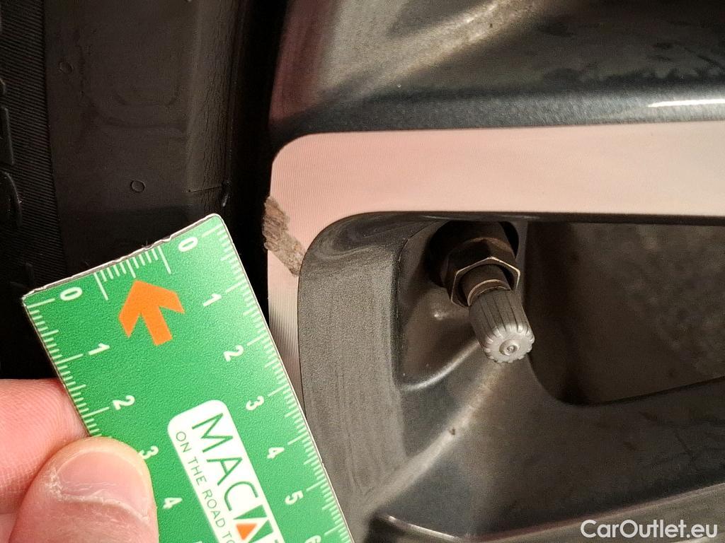  Hyundai  Konna HYUNDAI Kona / 2020 / 5P / SUV 1.6 HYBRID 141 EXECUTIVE HEV #28