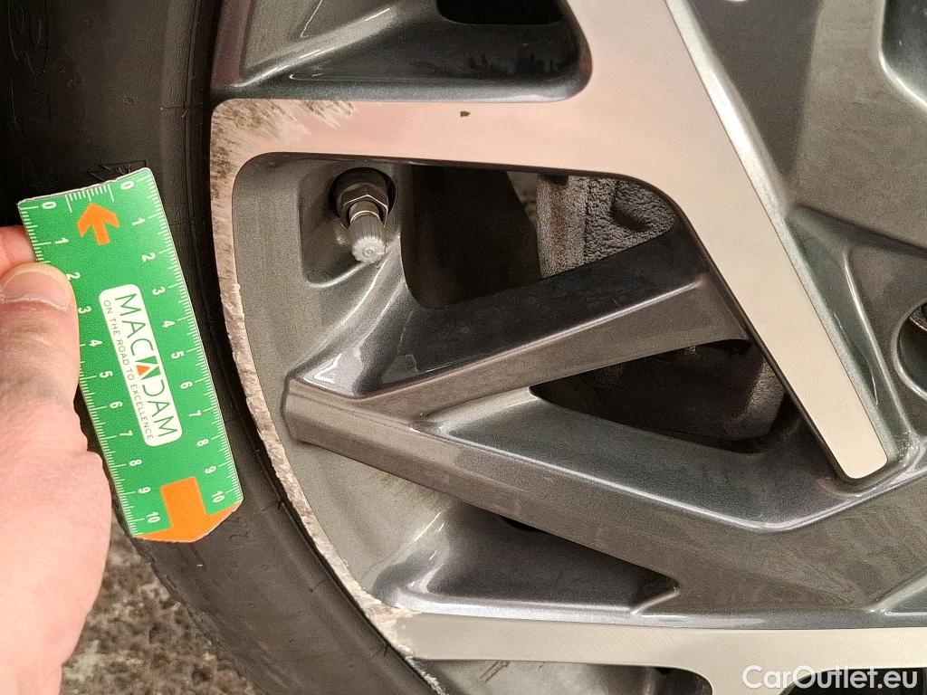  Hyundai  Konna HYUNDAI Kona / 2020 / 5P / SUV 1.6 HYBRID 141 EXECUTIVE HEV #18