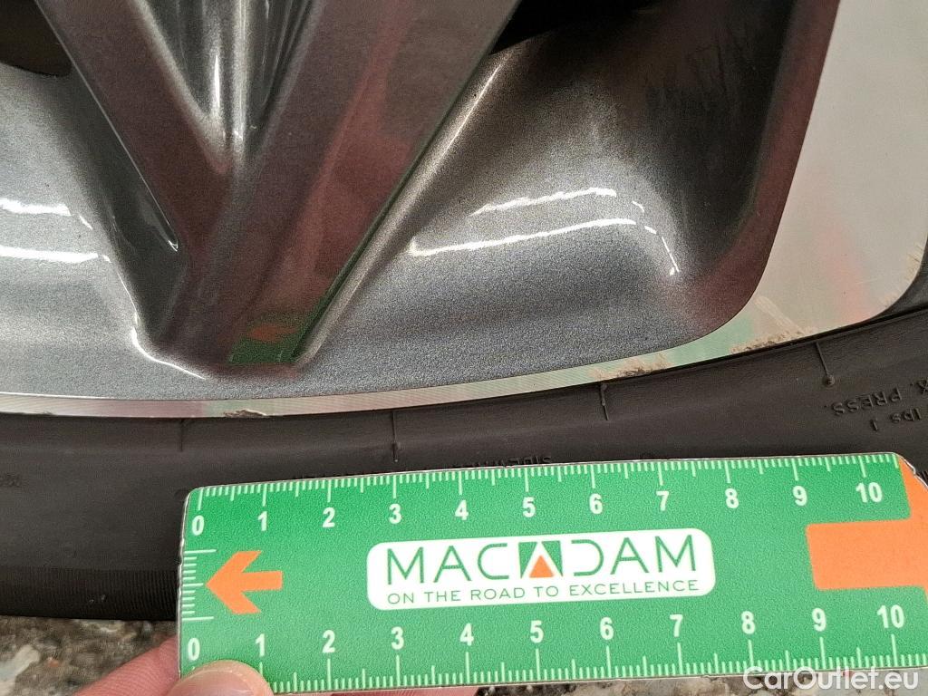  Hyundai  Konna HYUNDAI Kona / 2020 / 5P / SUV 1.6 HYBRID 141 EXECUTIVE HEV #32