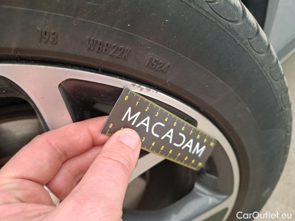  KIA  XCeed KIA  / 2019 / 5P / Crossover 1.6 GDI ISG ISG PHEV PREMIUM DCT6 #26