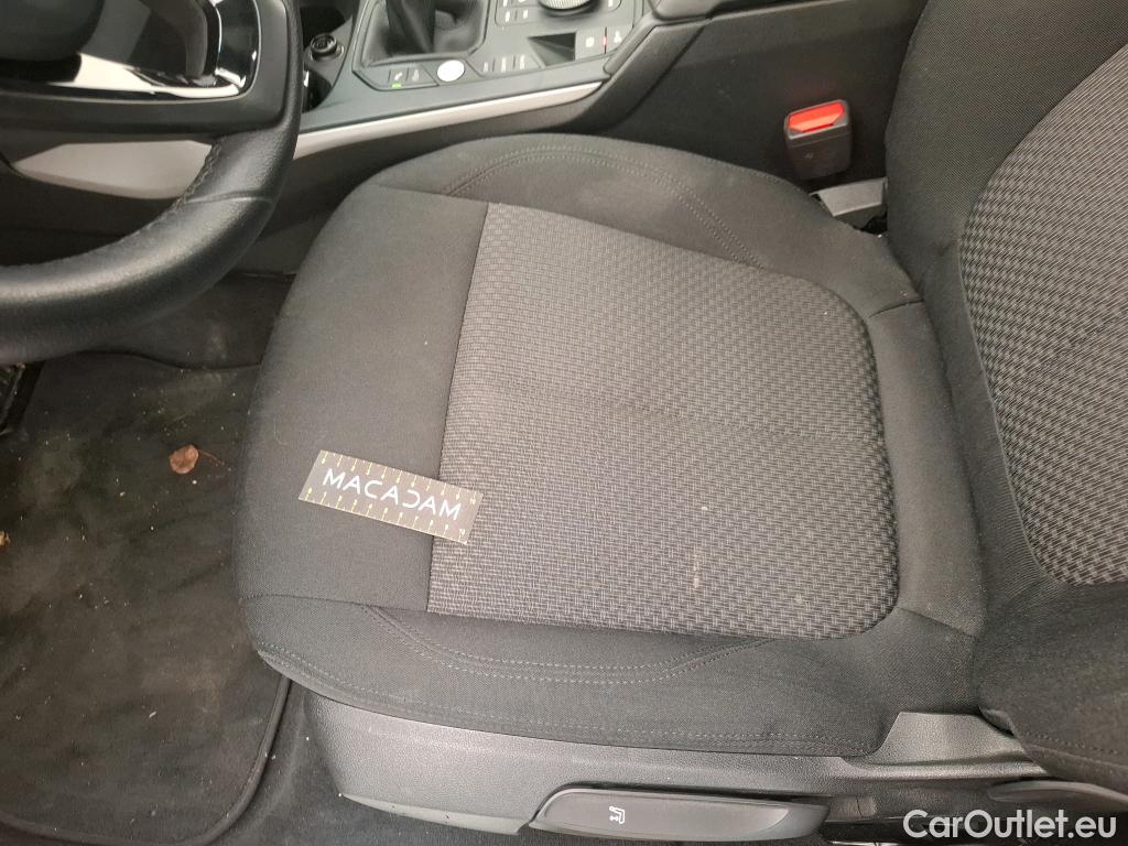  Bmw  Serie 1 BMW Série 1 / 2019 / 5P / Berline 116i Business Design #42