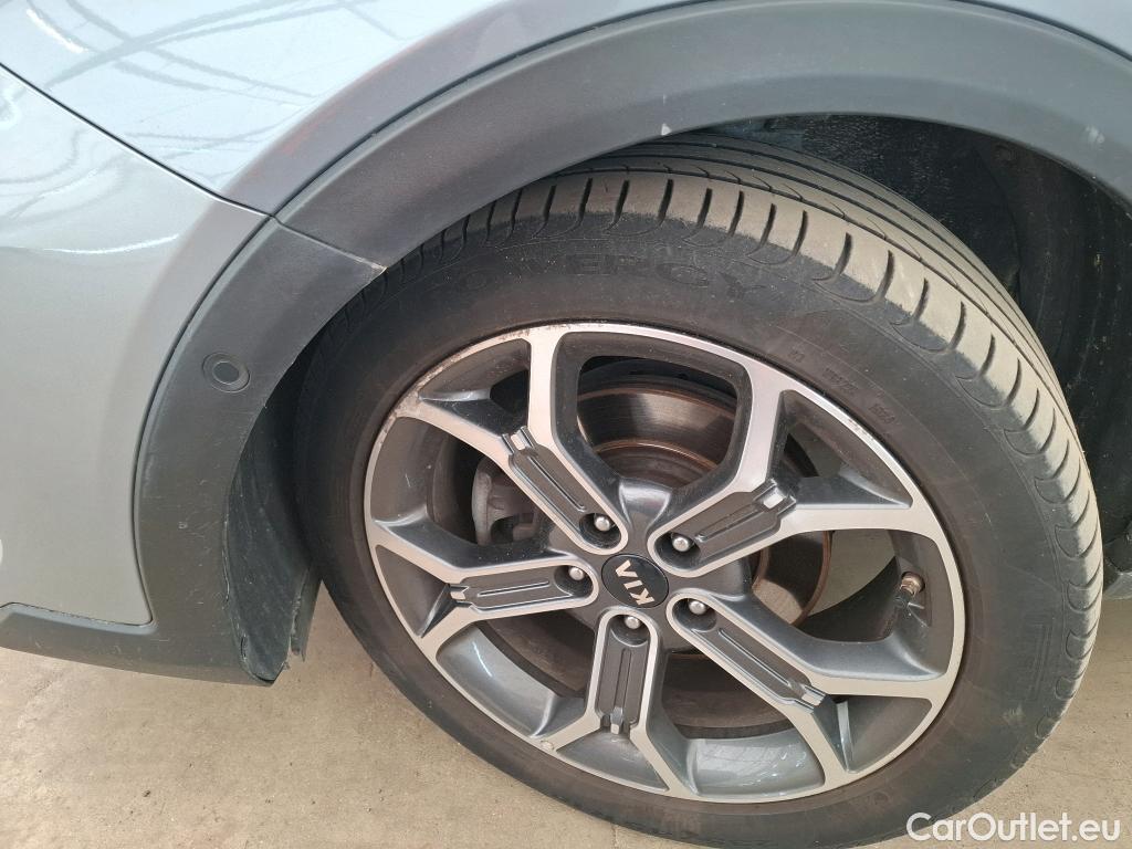  KIA  XCeed KIA  / 2019 / 5P / Crossover 1.6 GDI ISG ISG PHEV PREMIUM DCT6 #11