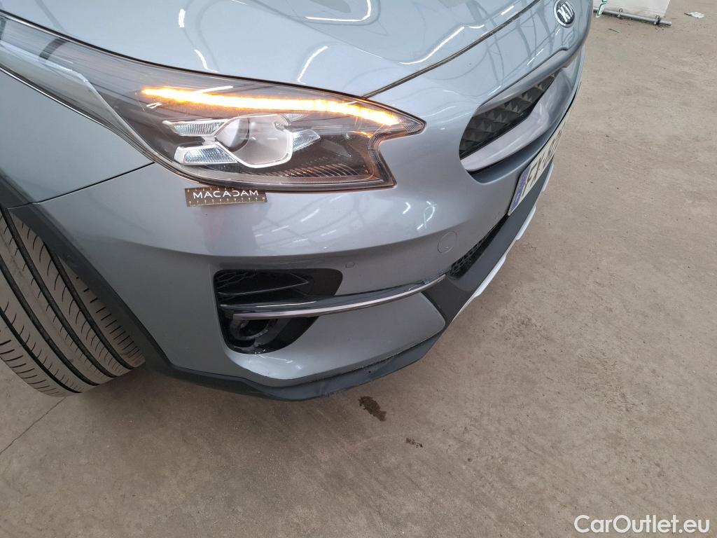  KIA  XCeed KIA  / 2019 / 5P / Crossover 1.6 GDI ISG ISG PHEV PREMIUM DCT6 #4