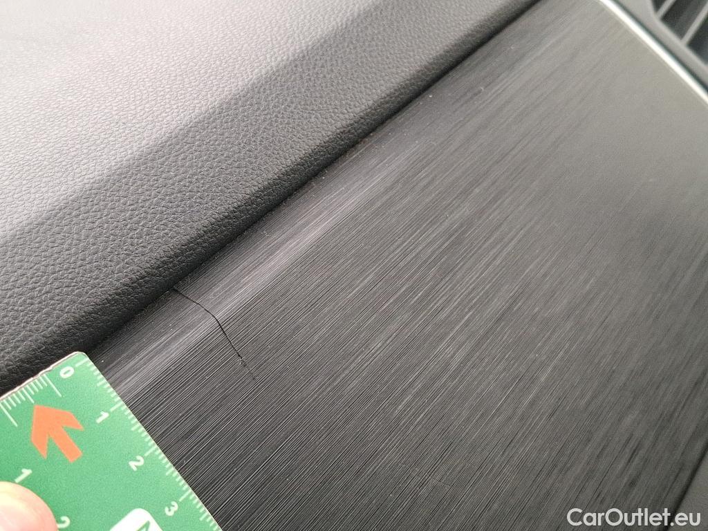  Renault  Trafic  III Fourgon L2H1 3T Grand Confort 2.0 dCi 130CV BVM6 E6d #47