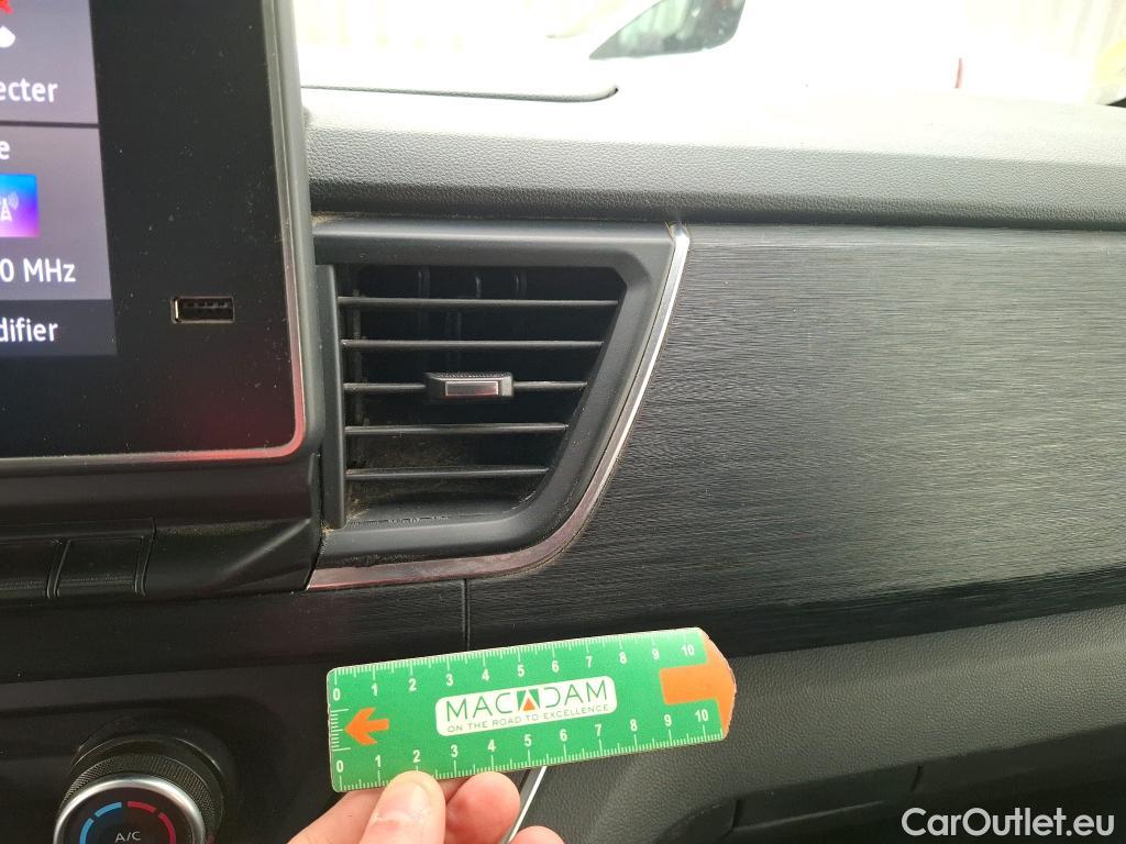  Renault  Trafic  III Fourgon L2H1 3T Grand Confort 2.0 dCi 130CV BVM6 E6d #40