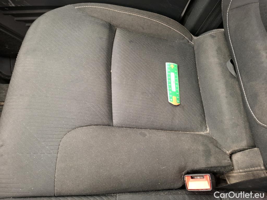  Renault  Trafic  III Fourgon L2H1 3T Grand Confort 2.0 dCi 130CV BVM6 E6d #59