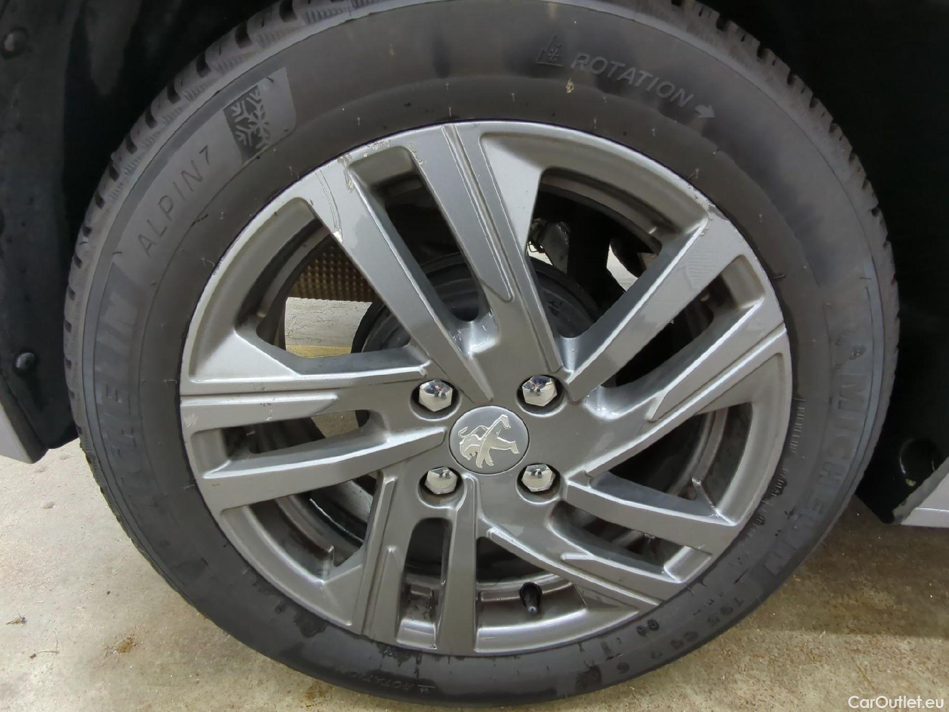  Peugeot  208 PEUGEOT  / 2019 / 5P / Berline Puretech 75 S&S Active Business #10