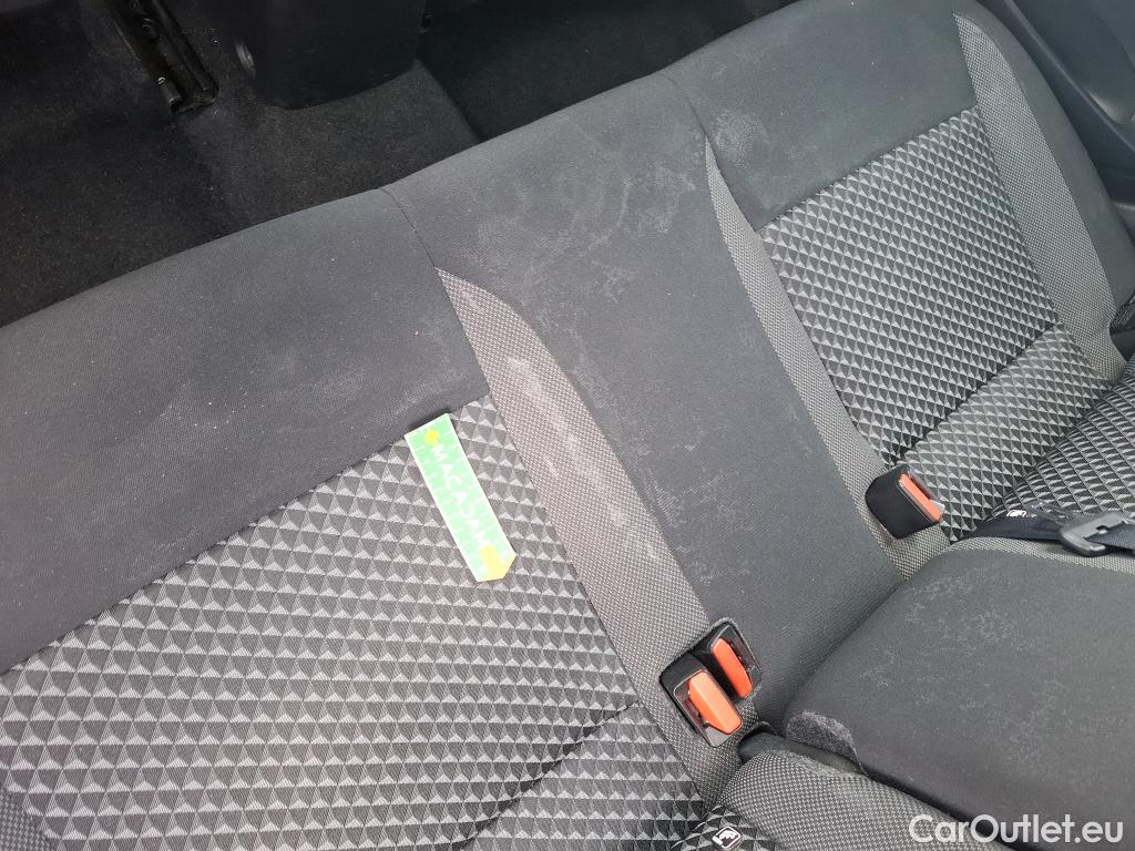  Nissan  Micra NISSAN  / 2016 / 5P / Berline IG-T 92 Business Edition #16