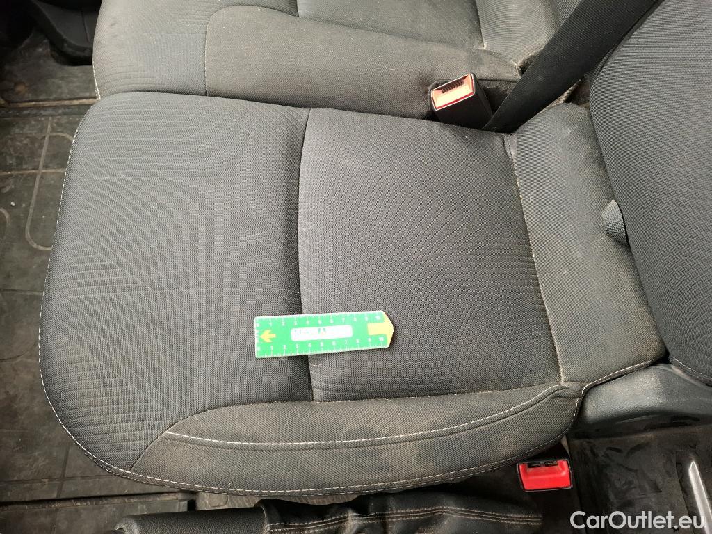  Renault  Trafic  III Fourgon L2H1 3T Grand Confort 2.0 dCi 130CV BVM6 E6d #61