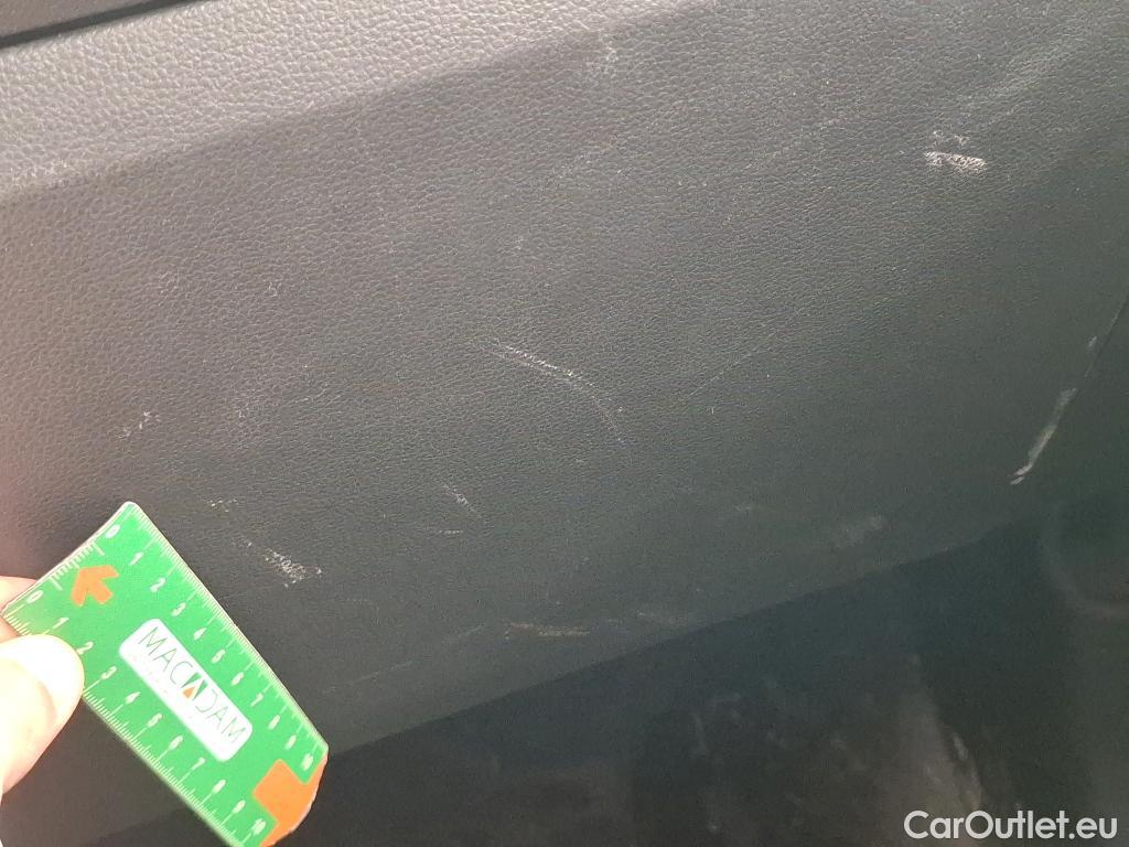  Renault  Trafic  III Fourgon L2H1 3T Grand Confort 2.0 dCi 130CV BVM6 E6d #52