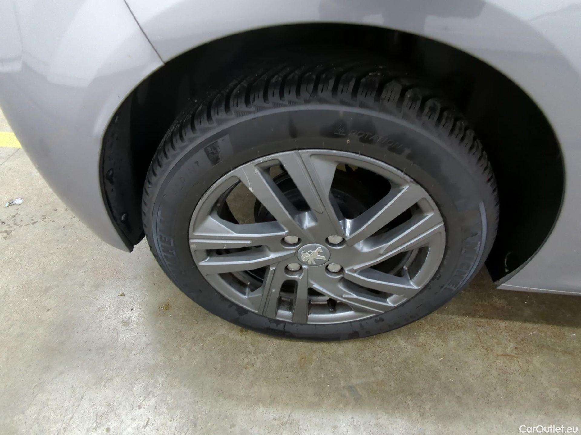  Peugeot  208 PEUGEOT  / 2019 / 5P / Berline Puretech 75 S&S Active Business #3