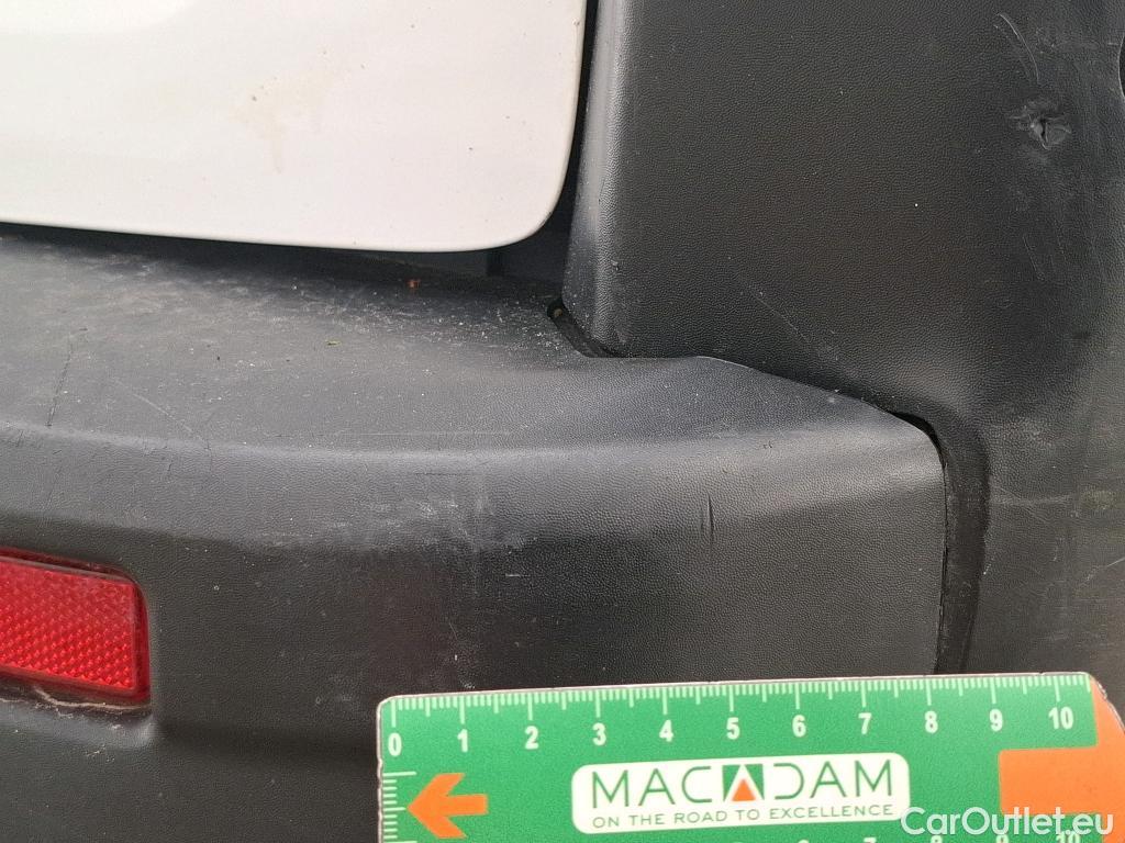  Renault  Trafic  III Fourgon L2H1 3T Grand Confort 2.0 dCi 130CV BVM6 E6d #17